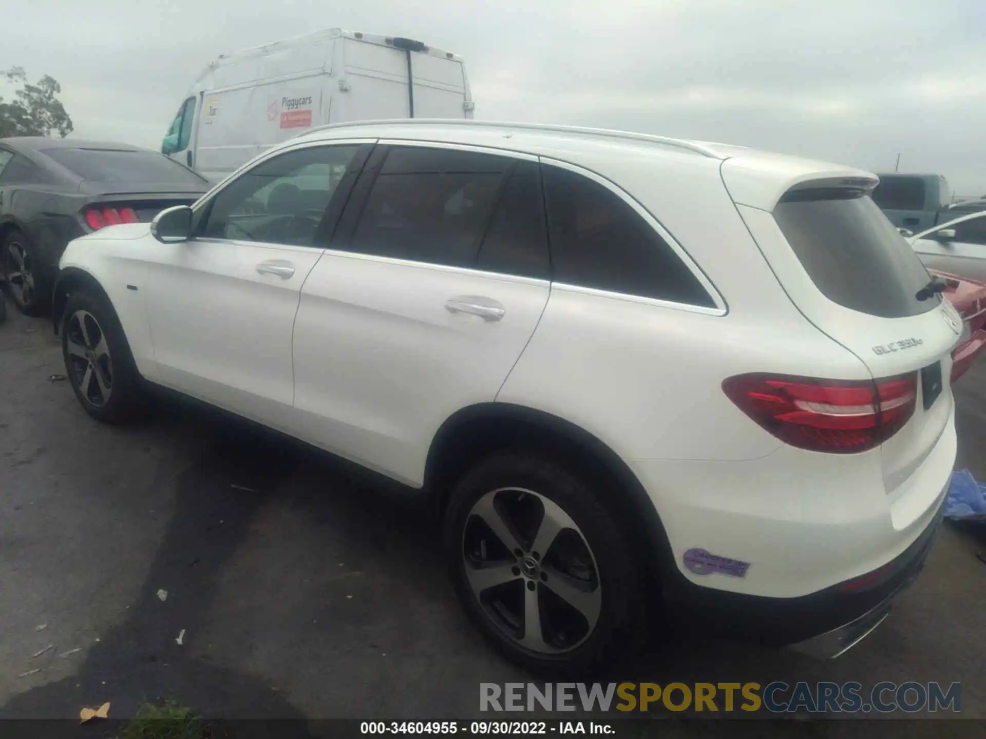 3 Фотография поврежденного автомобиля WDC0G5EB1KF623530 MERCEDES-BENZ GLC 2019