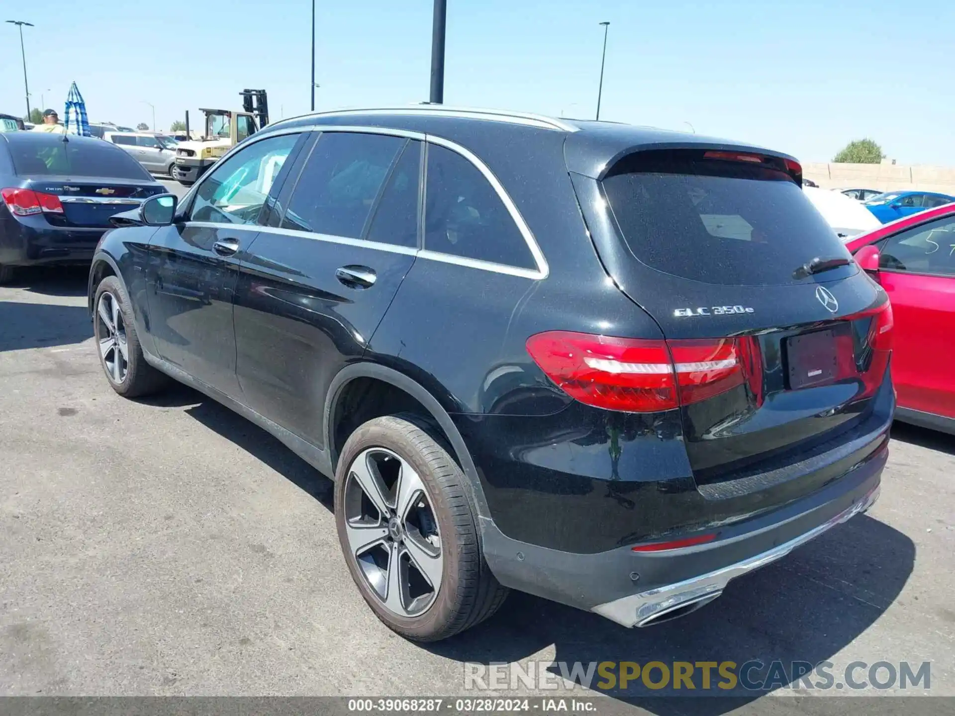 3 Photograph of a damaged car WDC0G5EB3KF594631 MERCEDES-BENZ GLC 2019