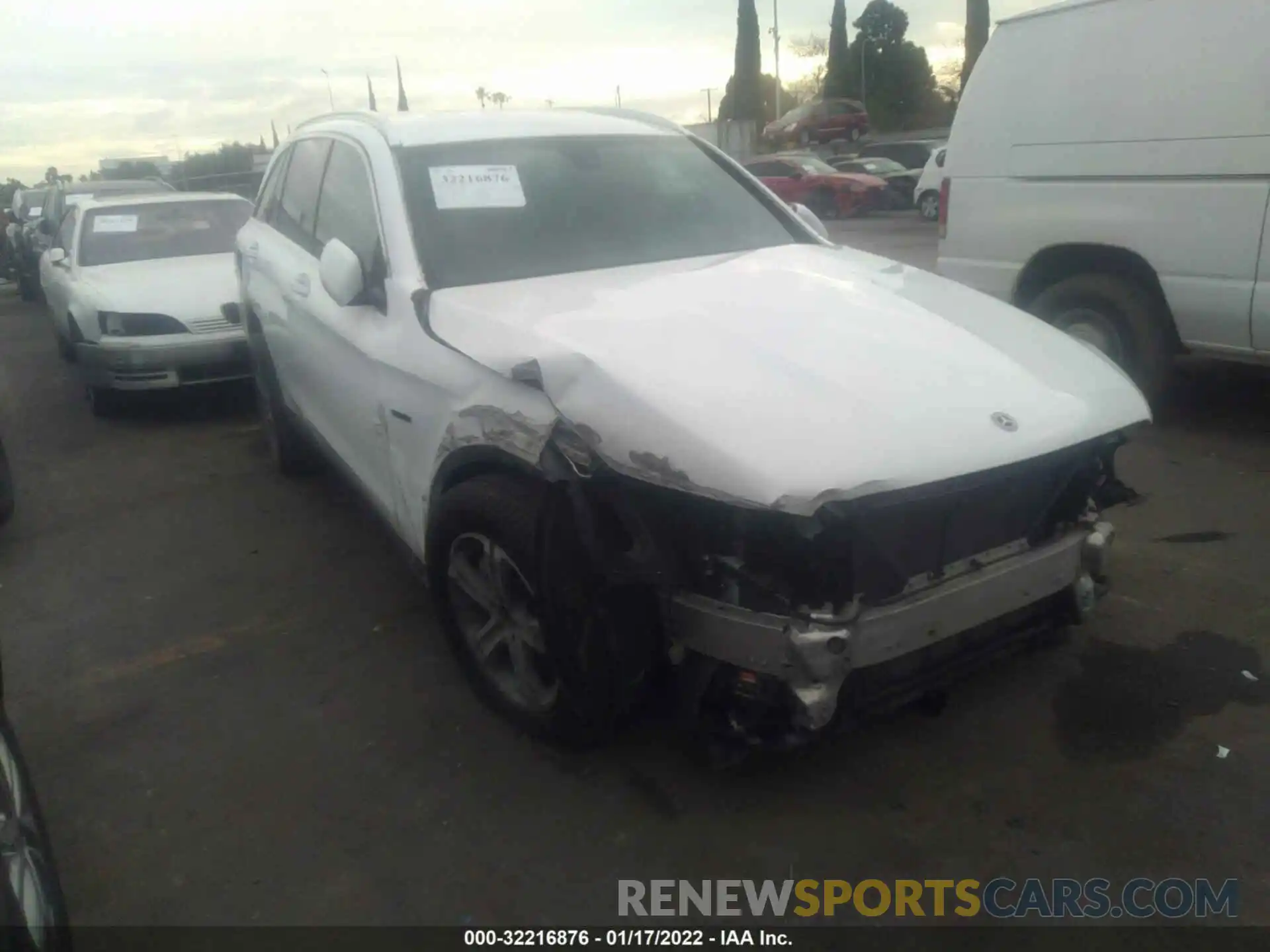 1 Photograph of a damaged car WDC0G5EB4KF631198 MERCEDES-BENZ GLC 2019