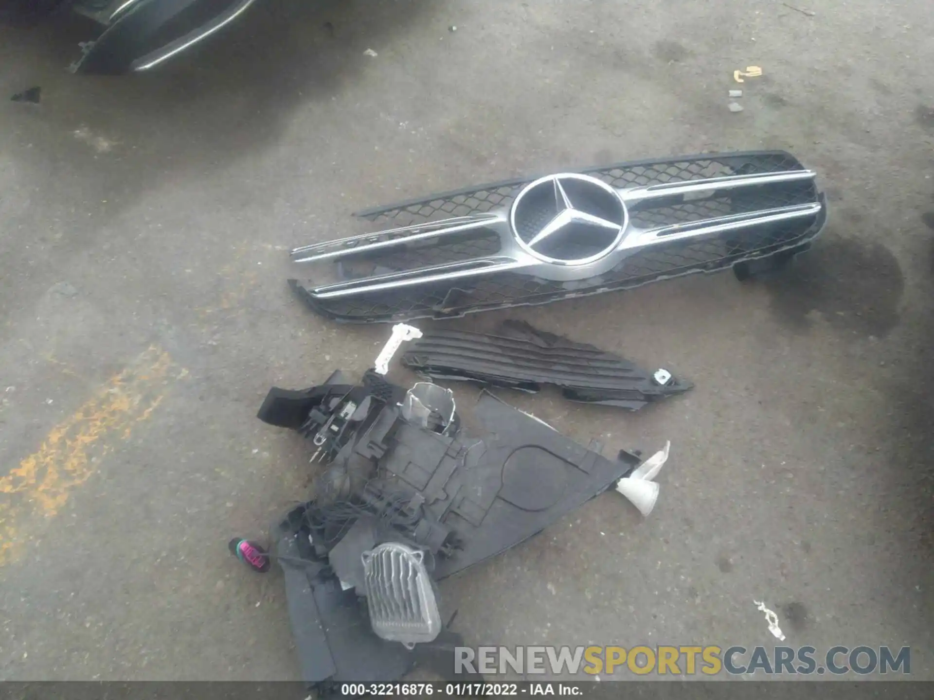 12 Photograph of a damaged car WDC0G5EB4KF631198 MERCEDES-BENZ GLC 2019