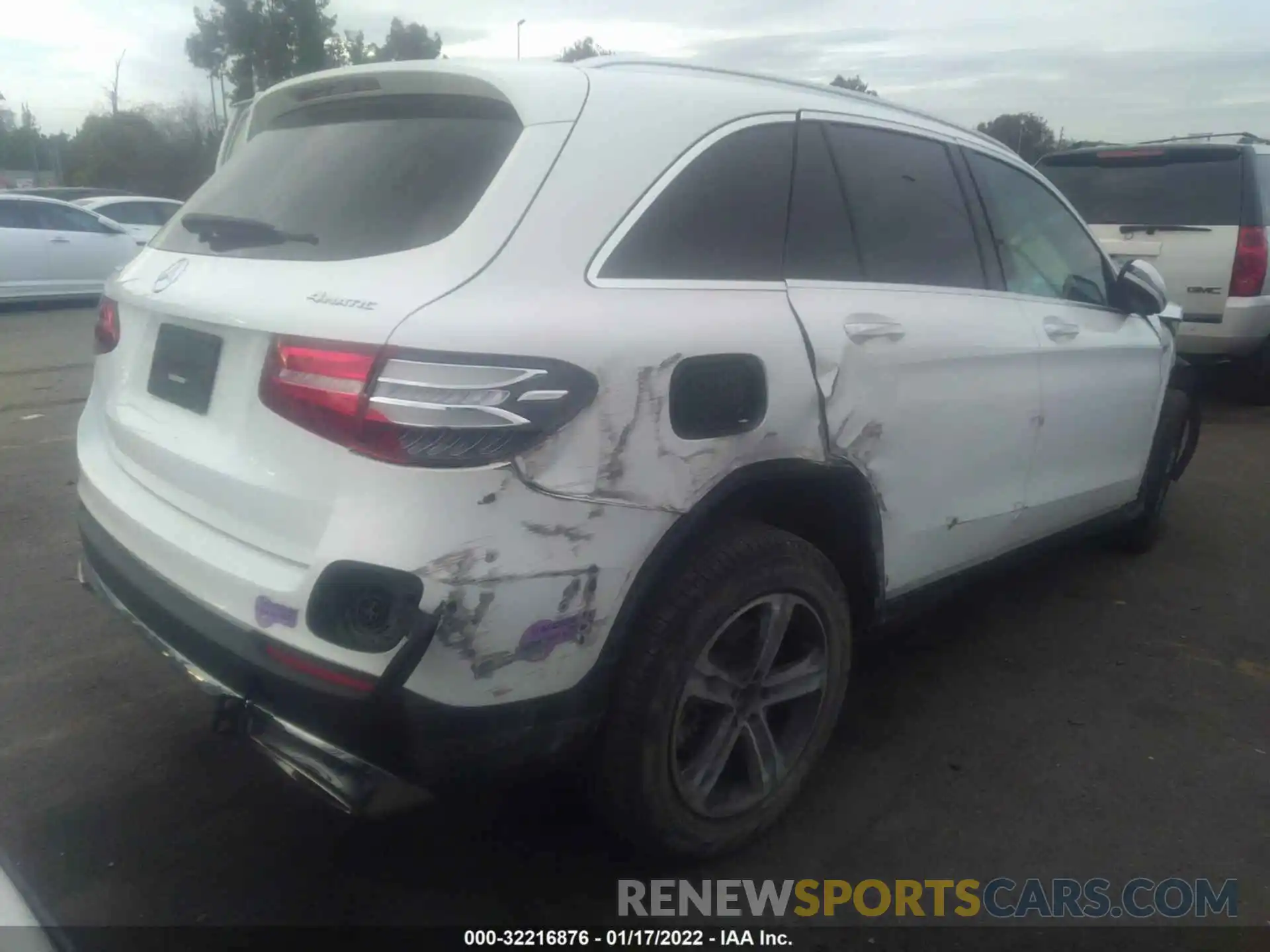 4 Photograph of a damaged car WDC0G5EB4KF631198 MERCEDES-BENZ GLC 2019