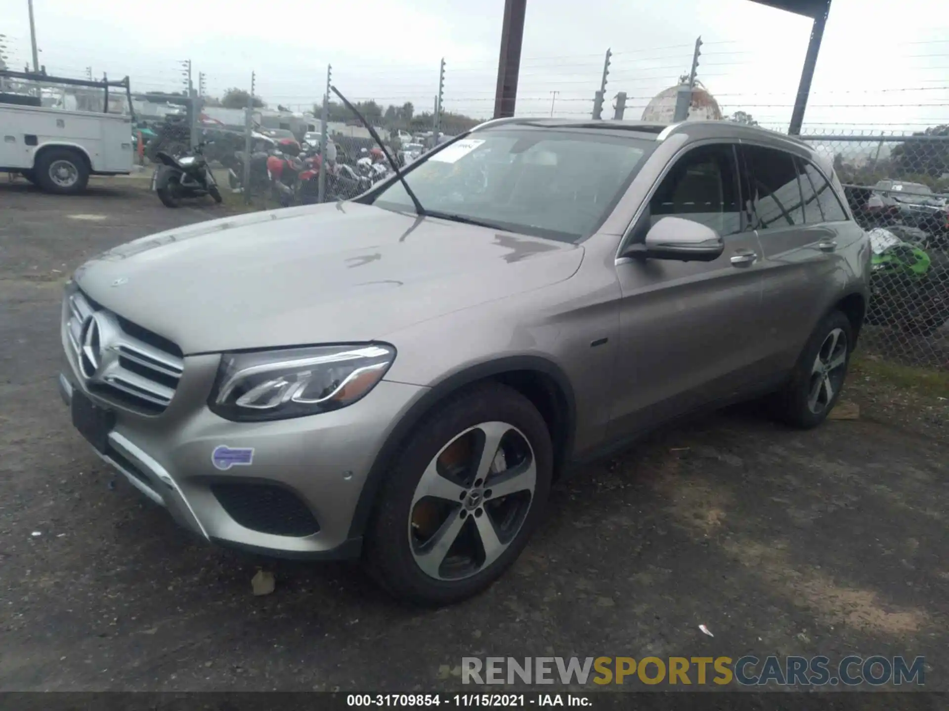 2 Photograph of a damaged car WDC0G5EB5KF599586 MERCEDES-BENZ GLC 2019