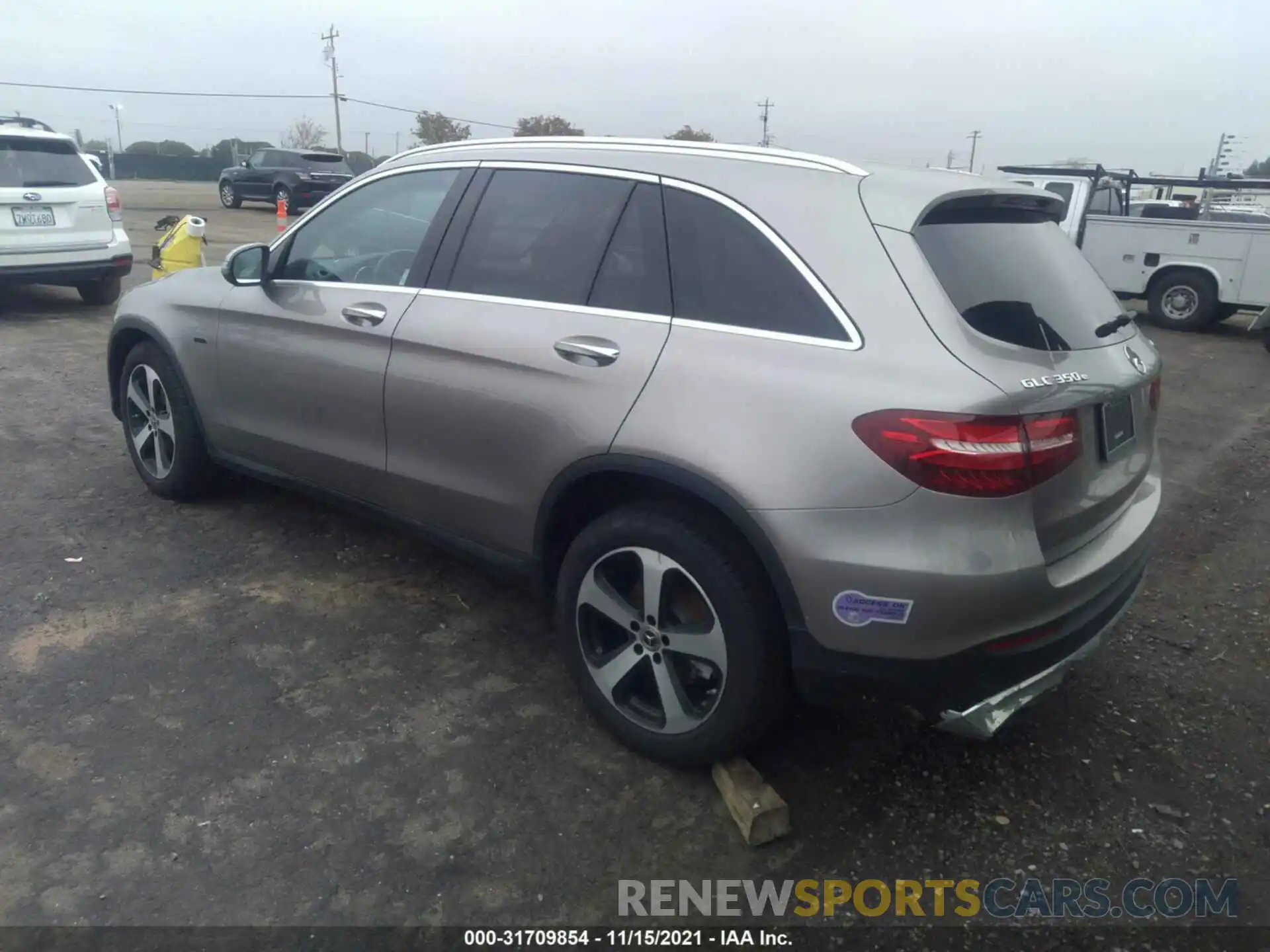 3 Photograph of a damaged car WDC0G5EB5KF599586 MERCEDES-BENZ GLC 2019