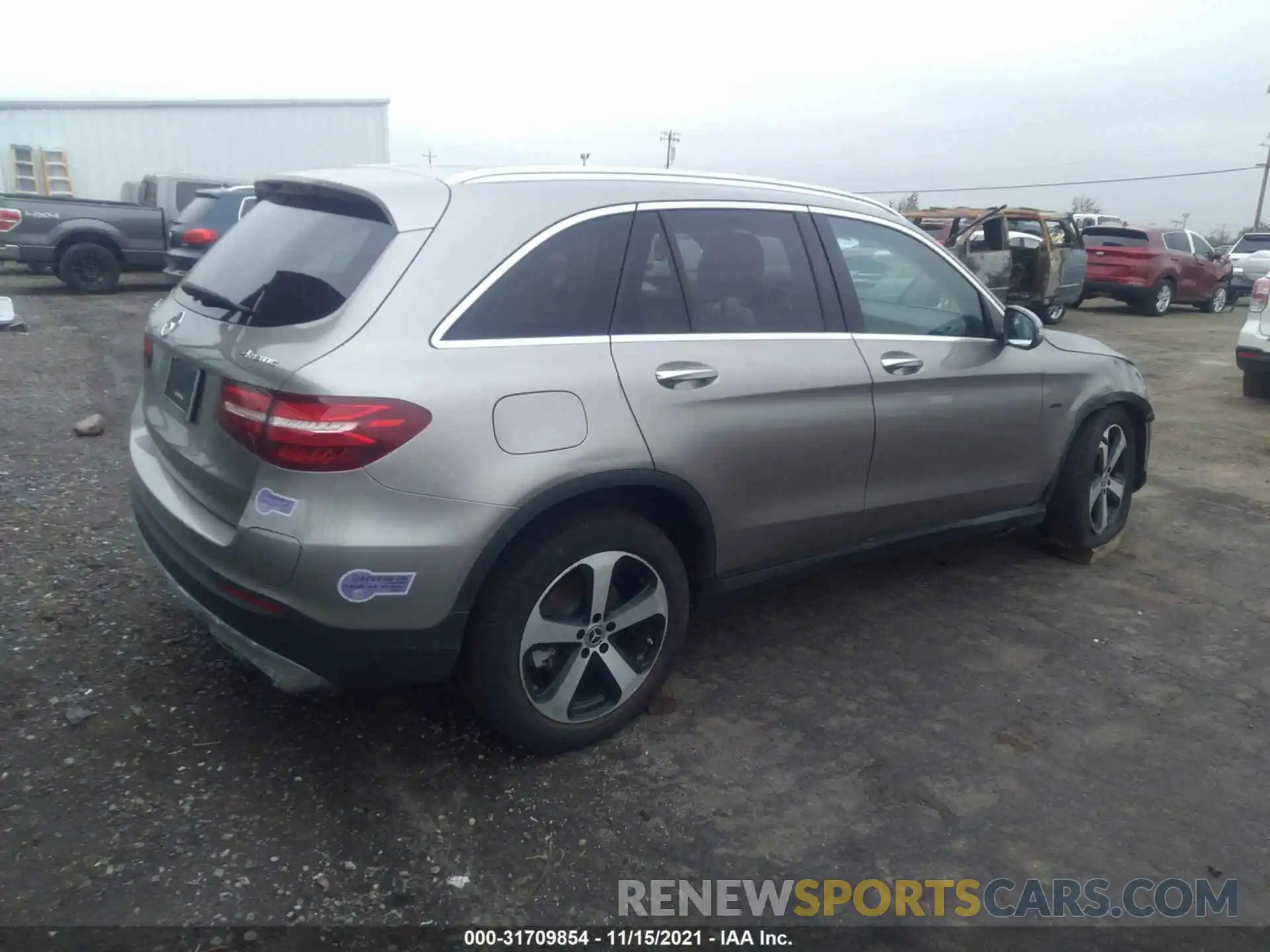 4 Фотография поврежденного автомобиля WDC0G5EB5KF599586 MERCEDES-BENZ GLC 2019