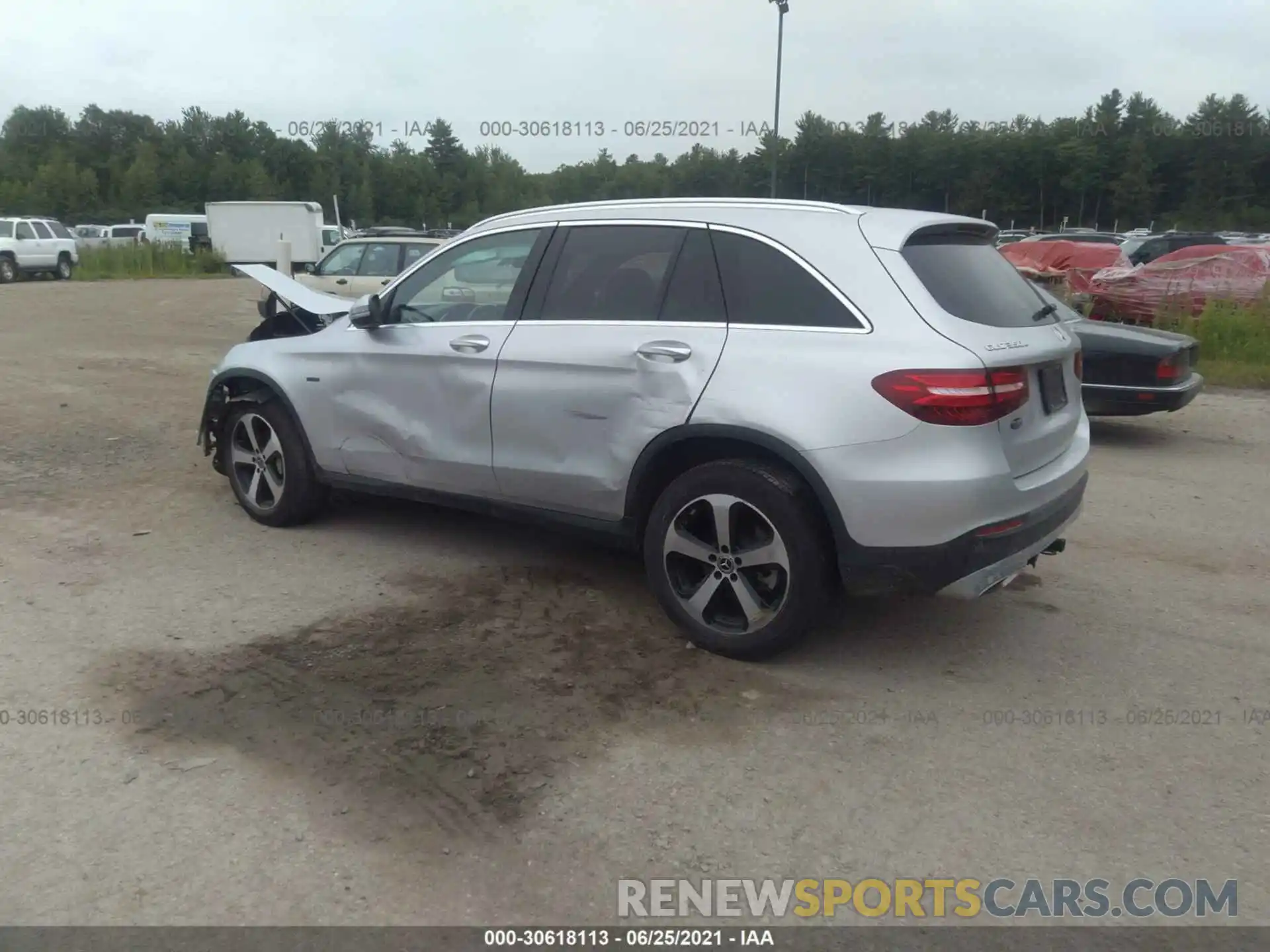 3 Photograph of a damaged car WDC0G5EB7KF511265 MERCEDES-BENZ GLC 2019