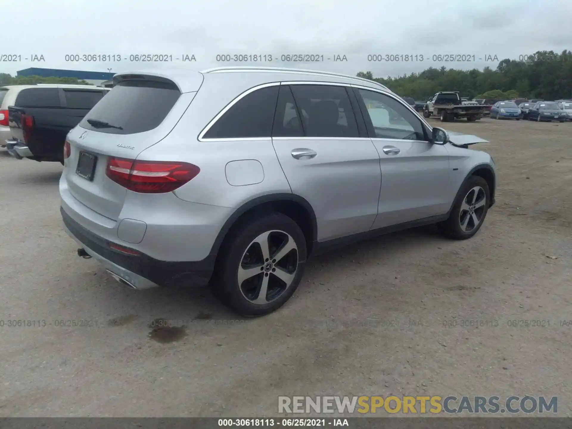 4 Photograph of a damaged car WDC0G5EB7KF511265 MERCEDES-BENZ GLC 2019