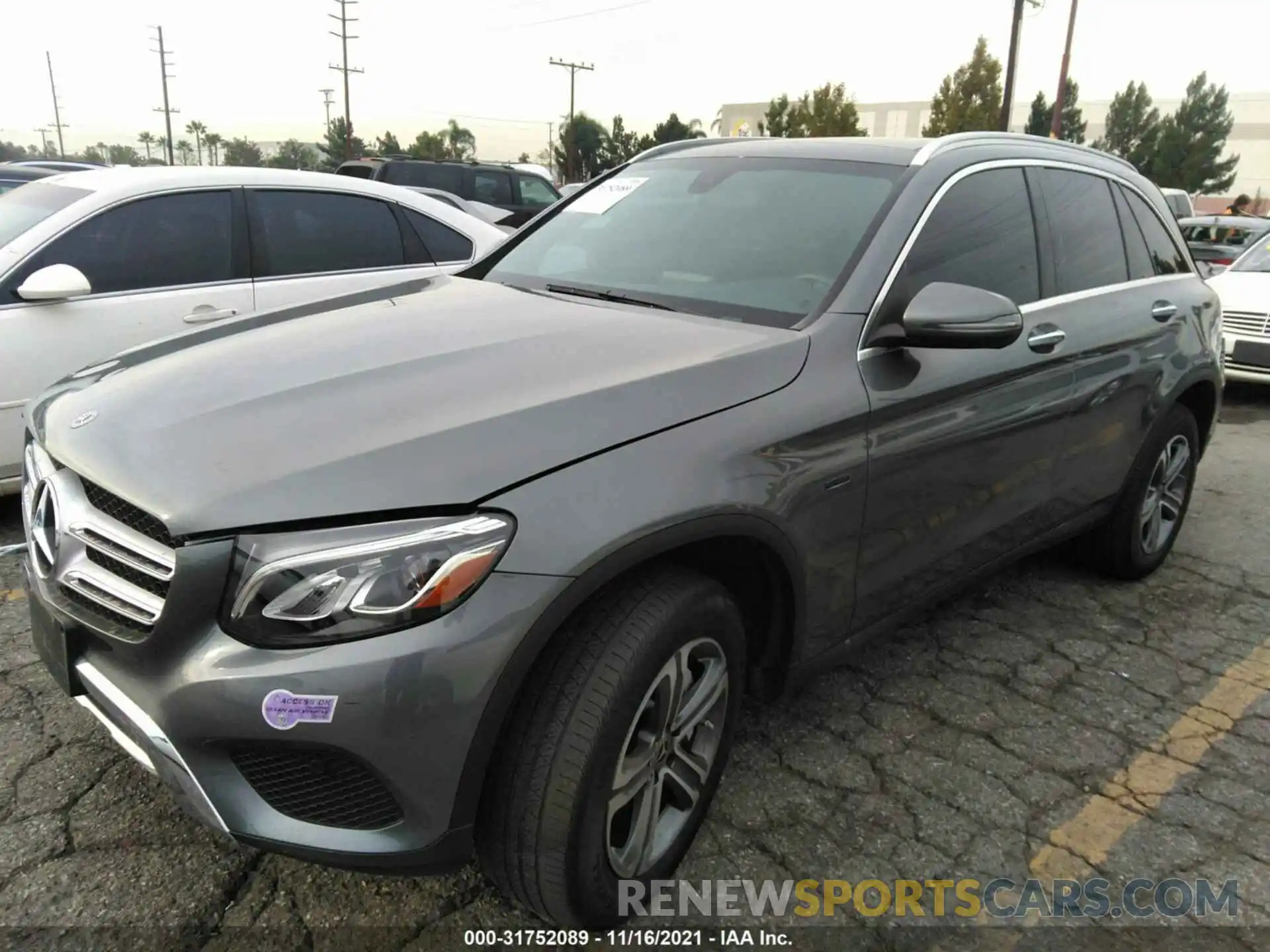 2 Photograph of a damaged car WDC0G5EB8KF561768 MERCEDES-BENZ GLC 2019