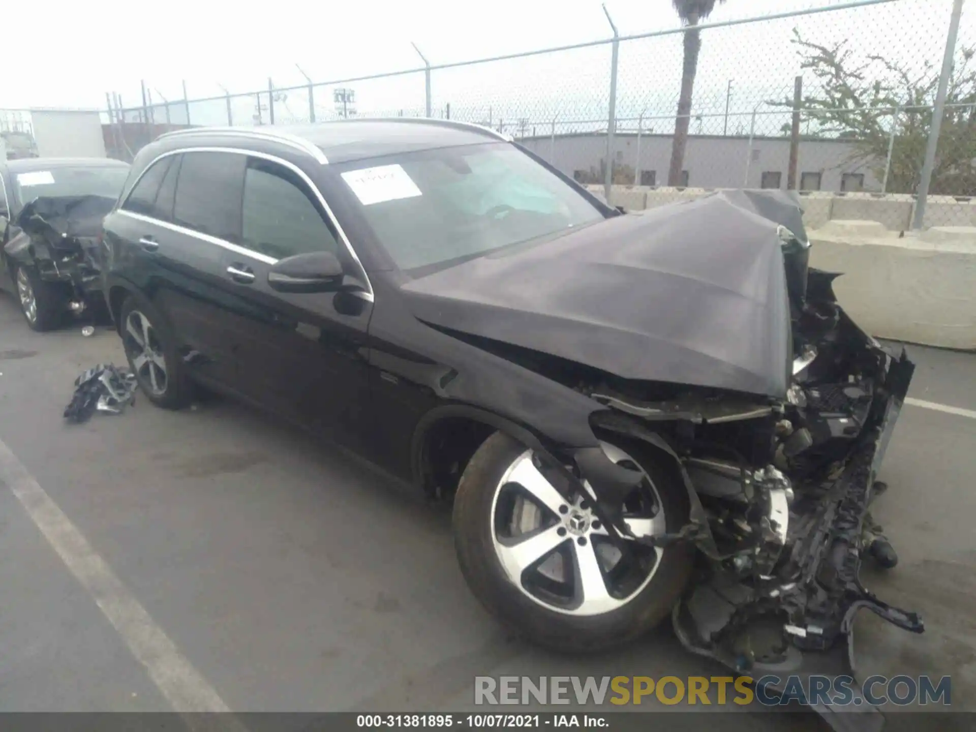 1 Photograph of a damaged car WDC0G5EB8KF563231 MERCEDES-BENZ GLC 2019