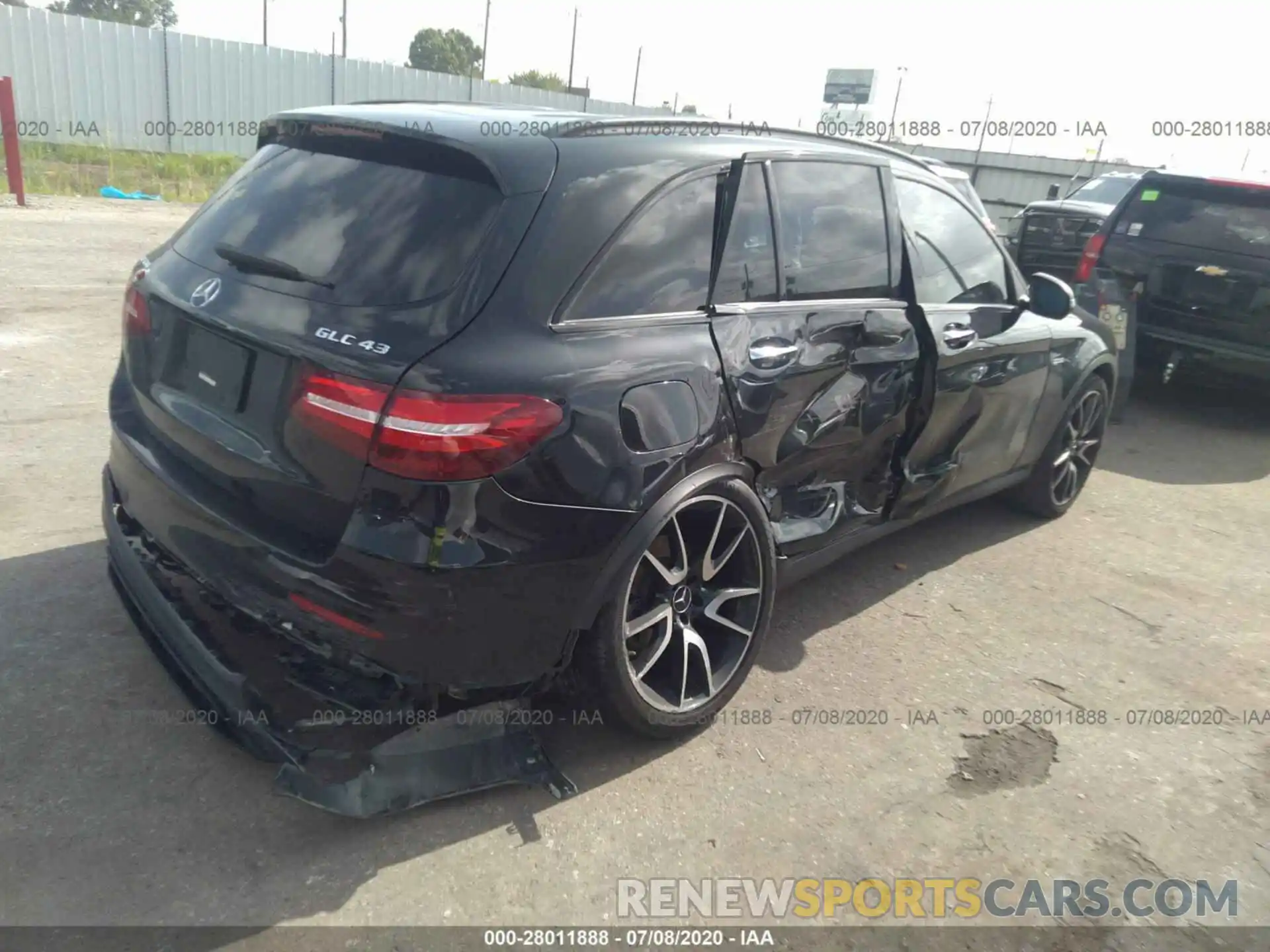 4 Photograph of a damaged car WDC0G6EB0KF577047 MERCEDES-BENZ GLC 2019