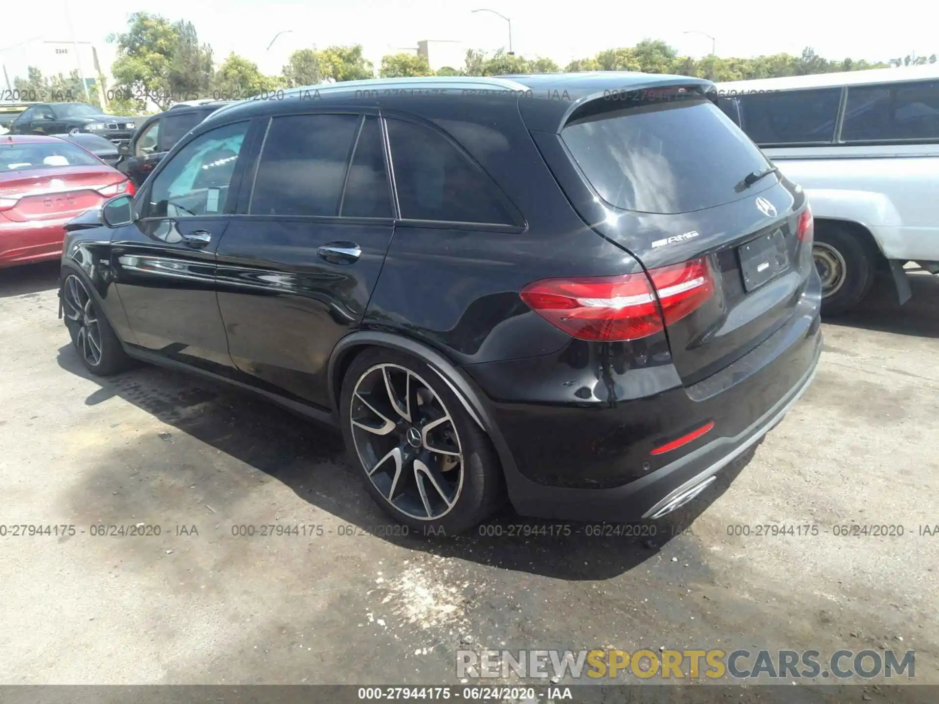 3 Photograph of a damaged car WDC0G6EB1KF492024 MERCEDES-BENZ GLC 2019