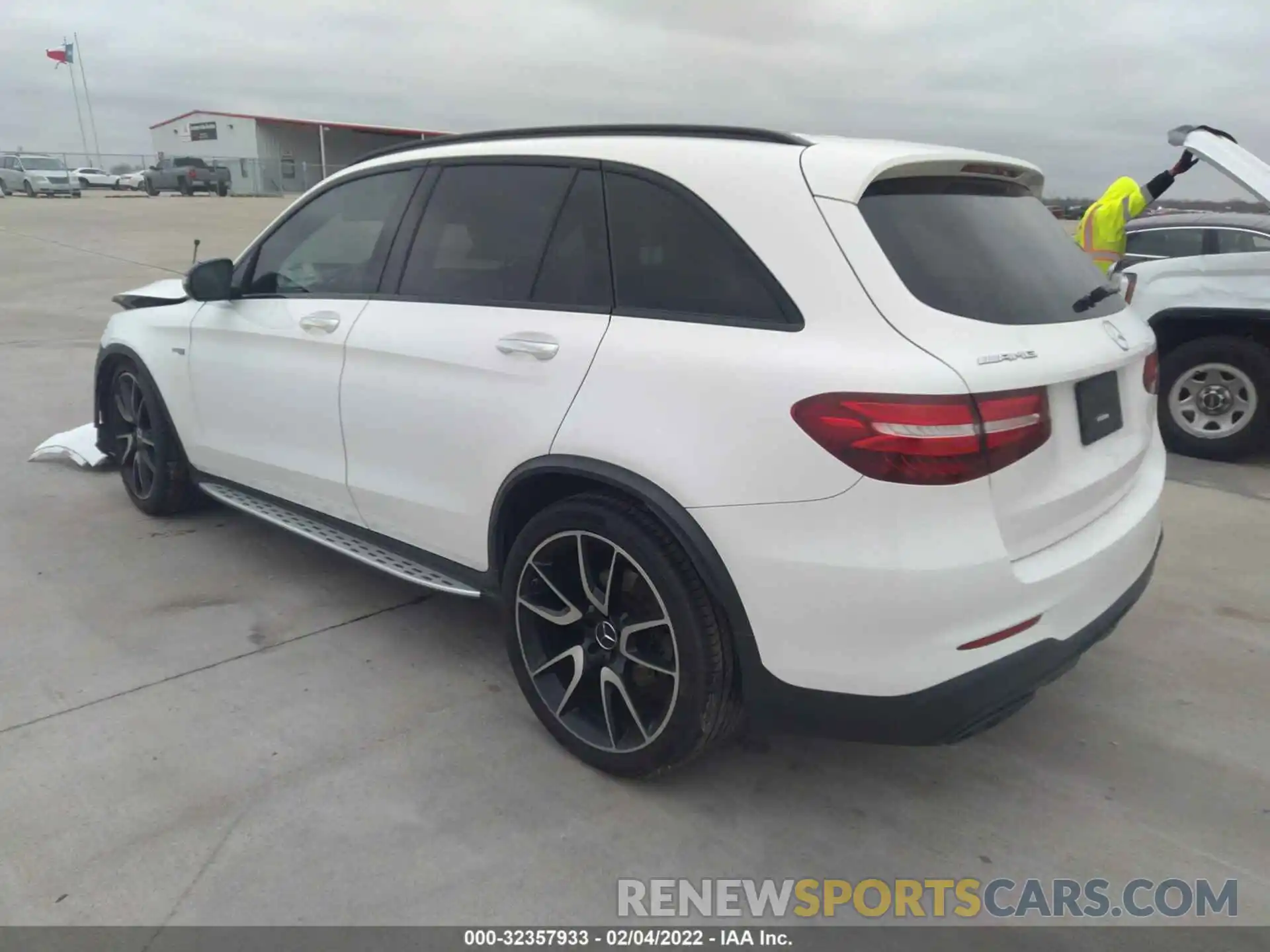 3 Photograph of a damaged car WDC0G6EB5KF543797 MERCEDES-BENZ GLC 2019