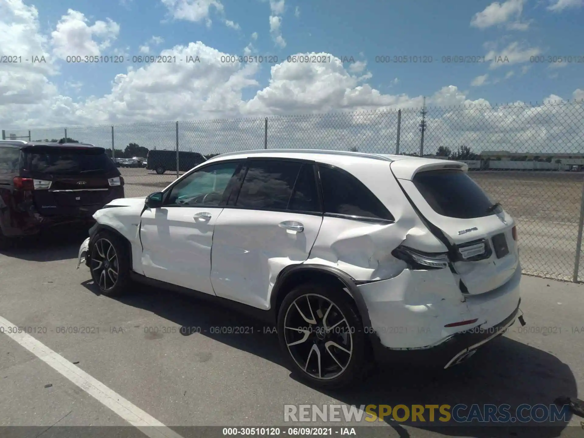 3 Photograph of a damaged car WDC0G6EB9KF582151 MERCEDES-BENZ GLC 2019