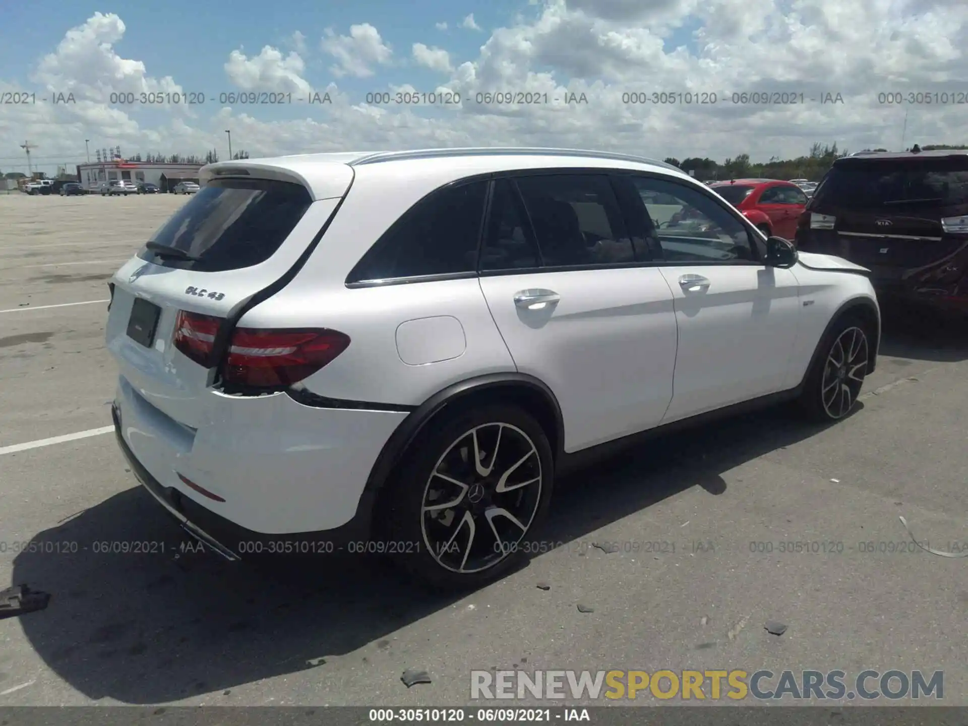 4 Photograph of a damaged car WDC0G6EB9KF582151 MERCEDES-BENZ GLC 2019