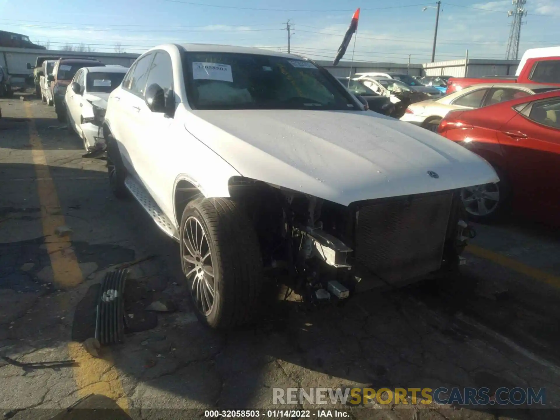 1 Photograph of a damaged car WDC0J4KB0KF643932 MERCEDES-BENZ GLC 2019