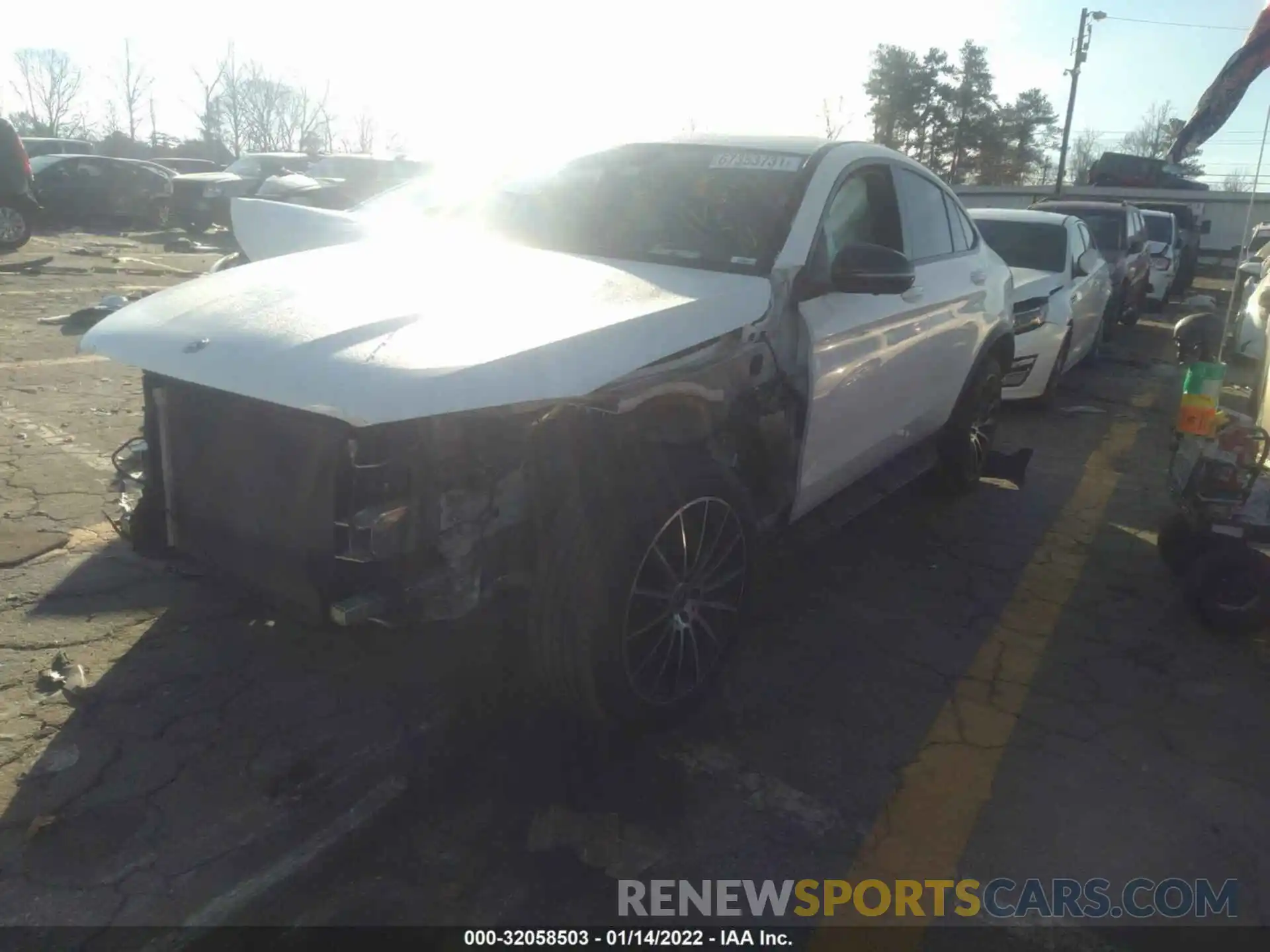 2 Photograph of a damaged car WDC0J4KB0KF643932 MERCEDES-BENZ GLC 2019