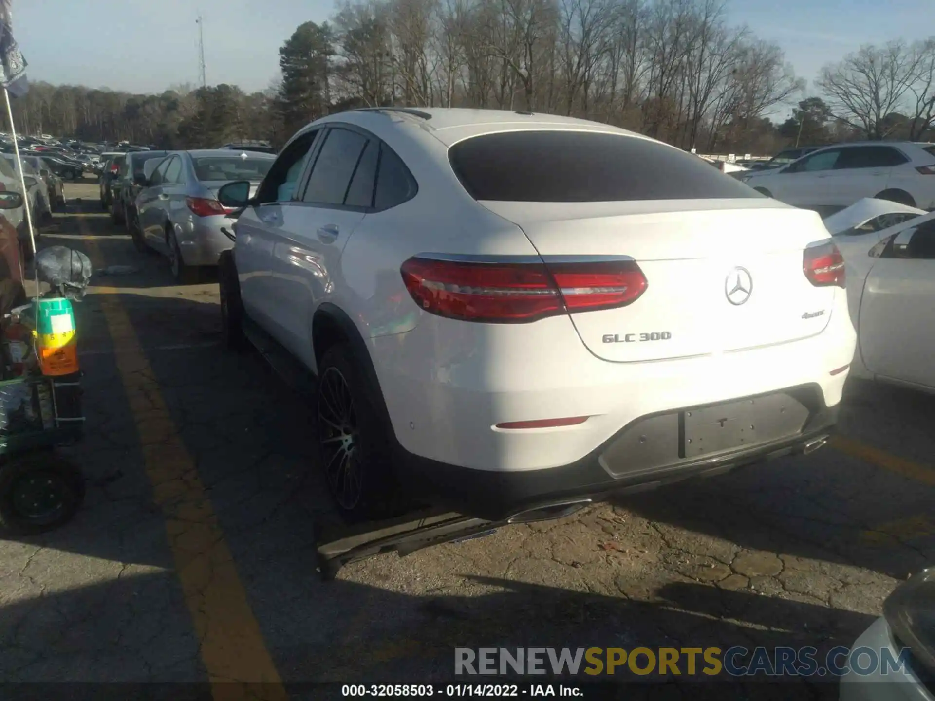 3 Photograph of a damaged car WDC0J4KB0KF643932 MERCEDES-BENZ GLC 2019