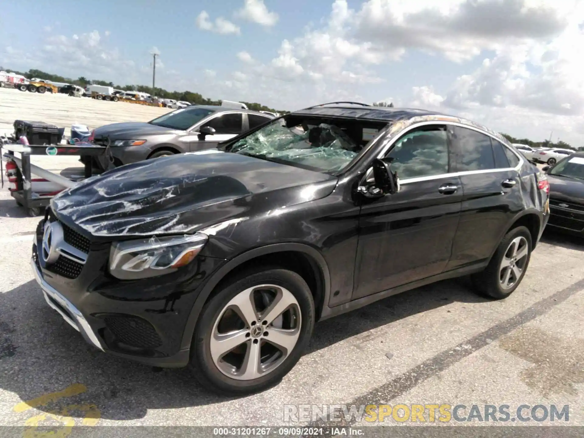 2 Photograph of a damaged car WDC0J4KB1KF577598 MERCEDES-BENZ GLC 2019