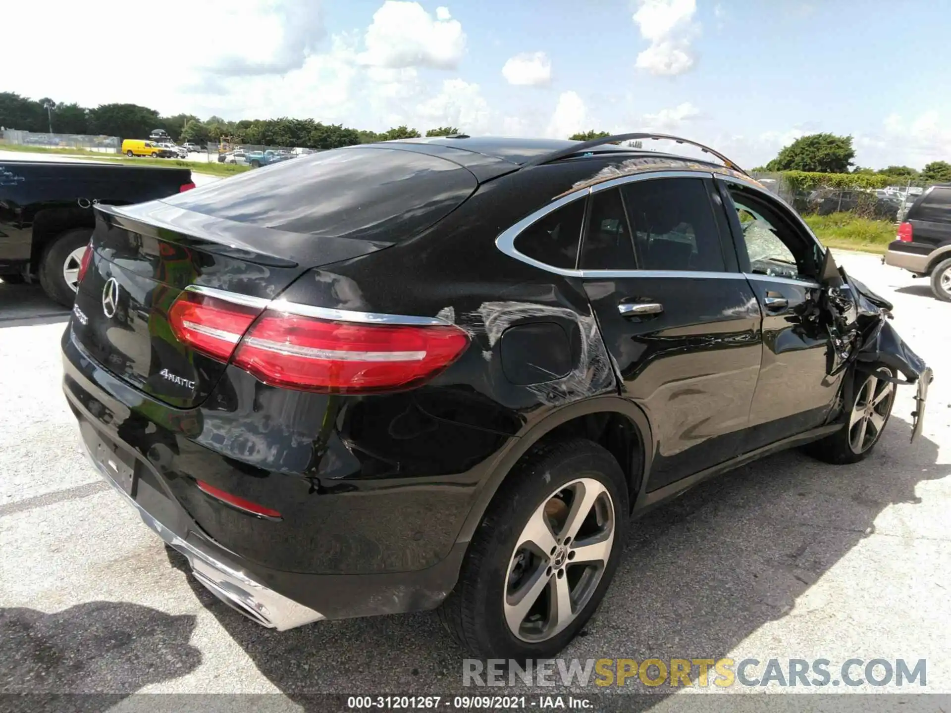 4 Photograph of a damaged car WDC0J4KB1KF577598 MERCEDES-BENZ GLC 2019