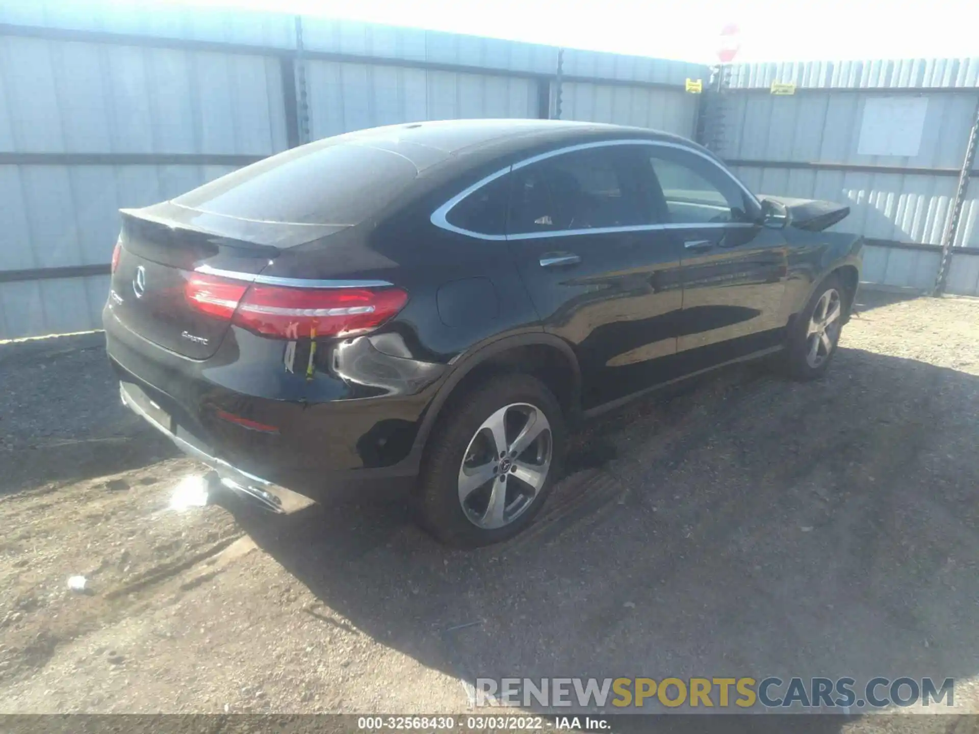 4 Photograph of a damaged car WDC0J4KB1KF583580 MERCEDES-BENZ GLC 2019