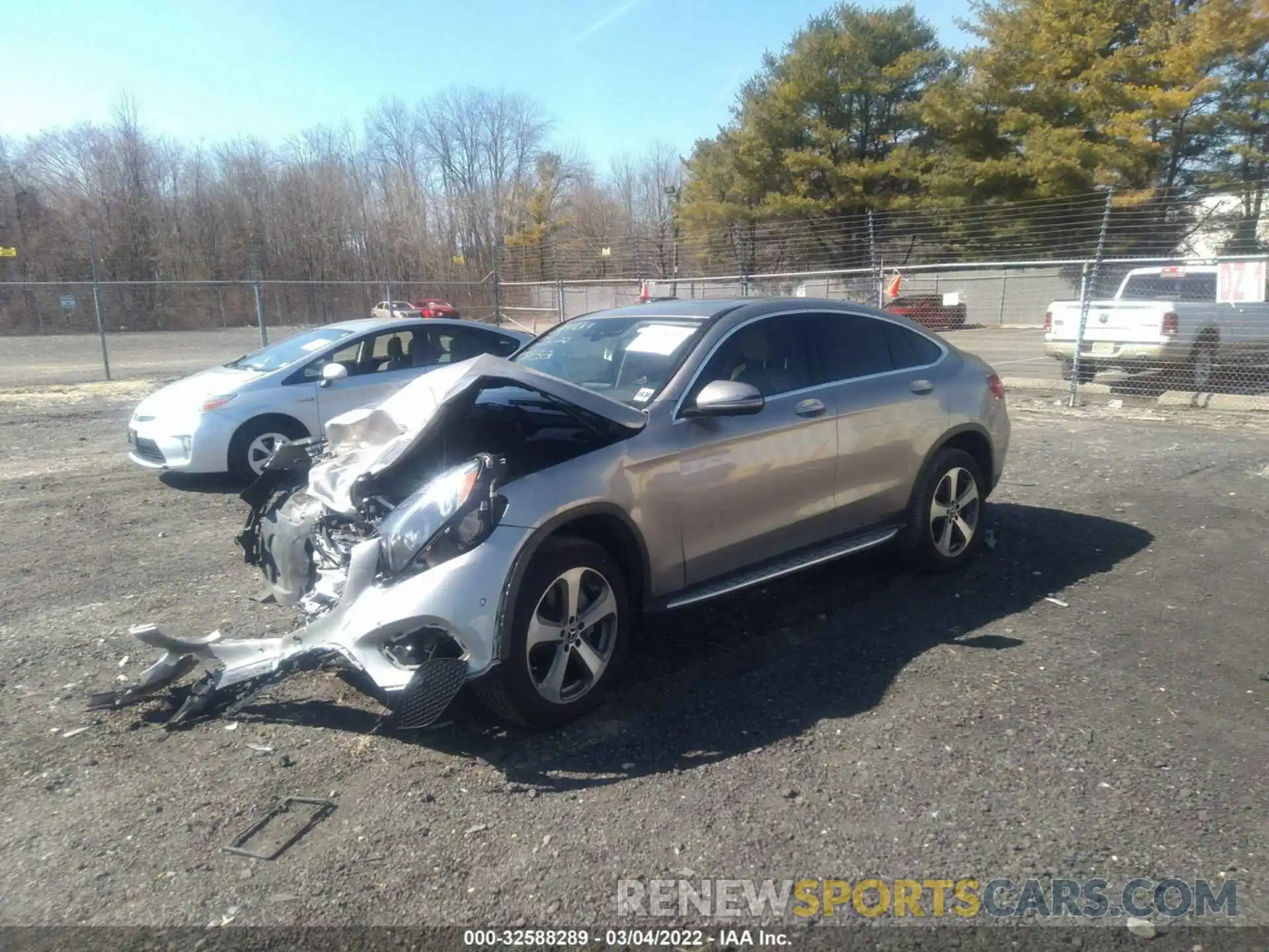 2 Photograph of a damaged car WDC0J4KB1KF617016 MERCEDES-BENZ GLC 2019