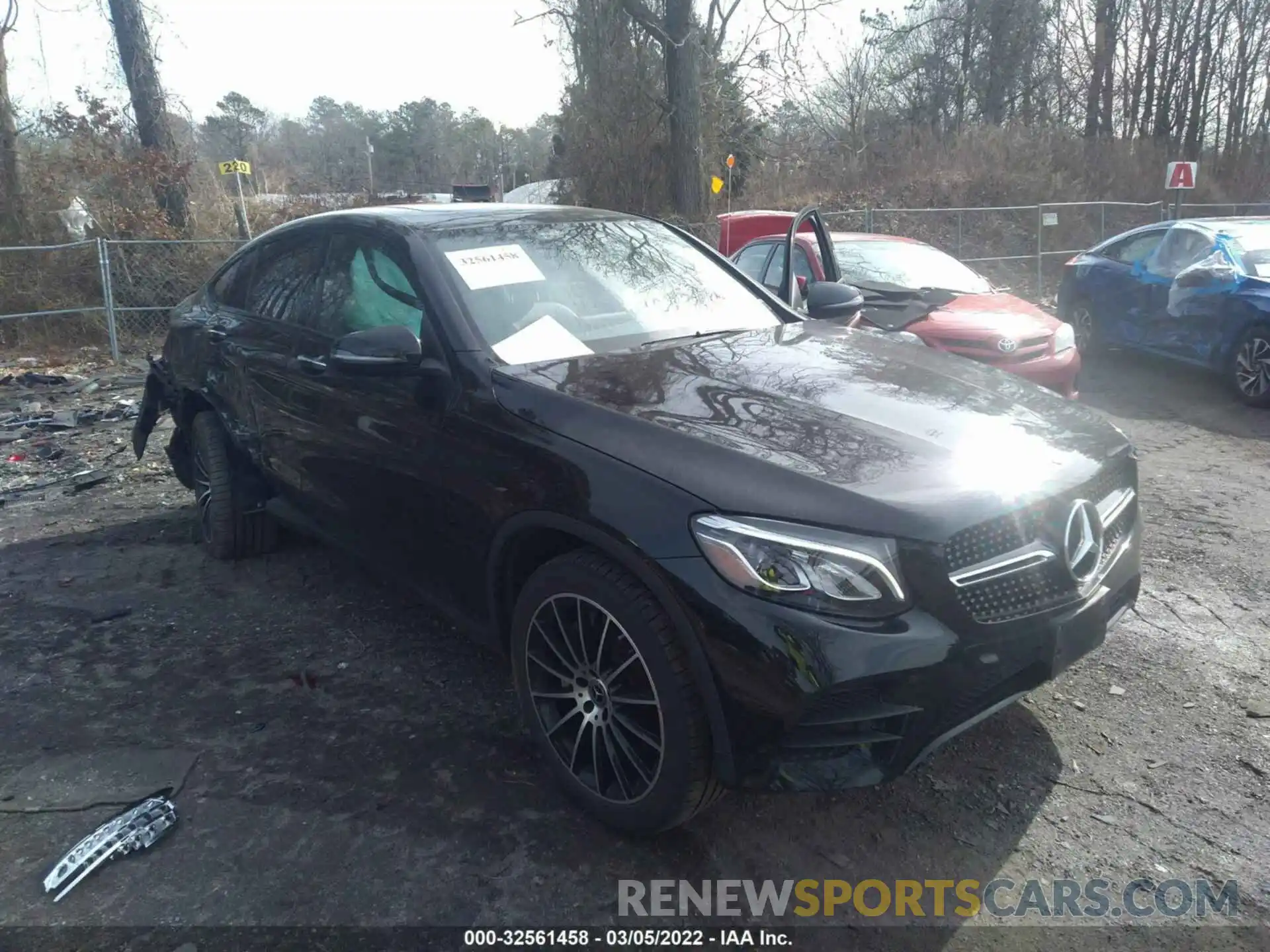 1 Photograph of a damaged car WDC0J4KB1KF632874 MERCEDES-BENZ GLC 2019