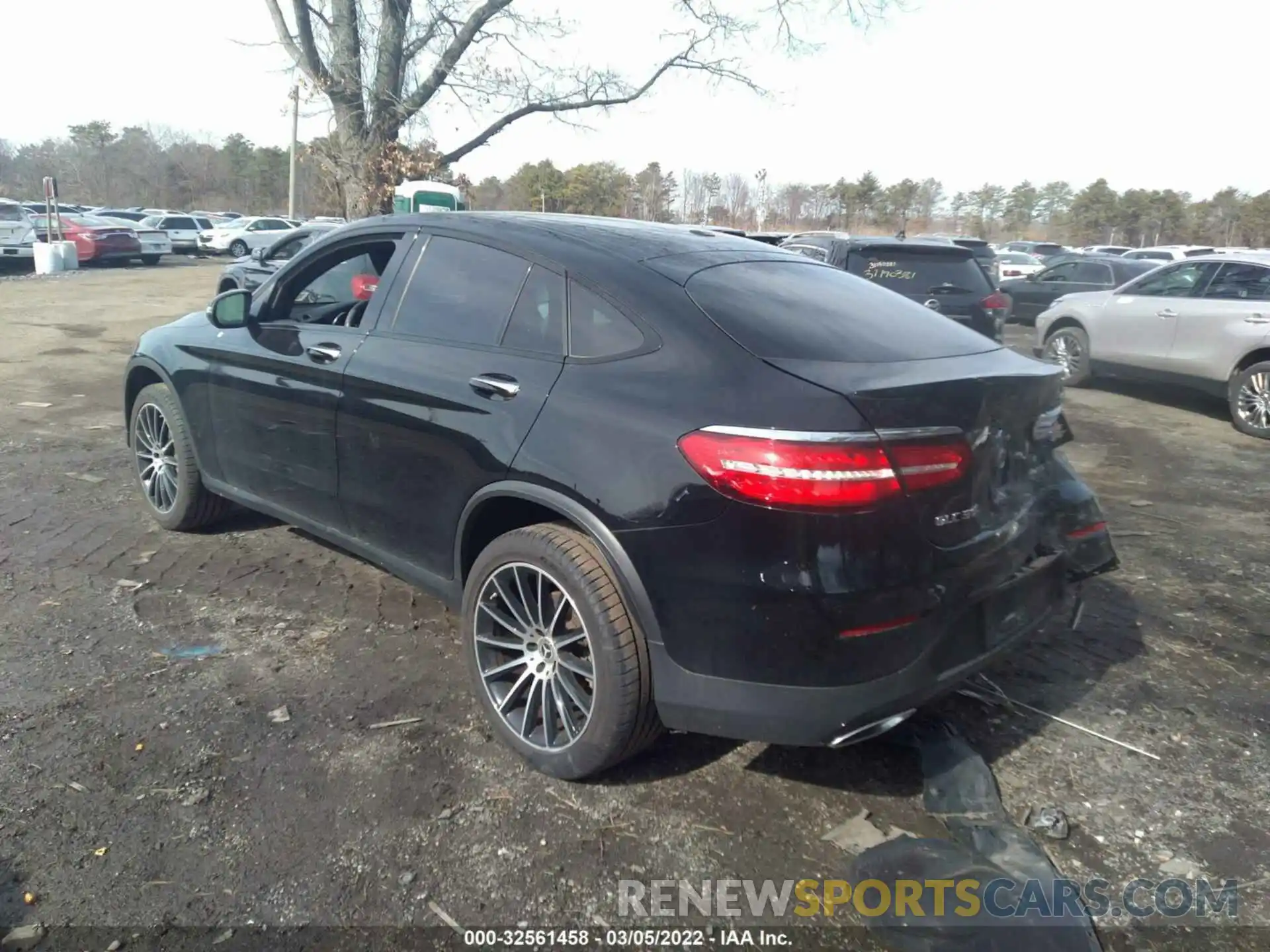 3 Photograph of a damaged car WDC0J4KB1KF632874 MERCEDES-BENZ GLC 2019