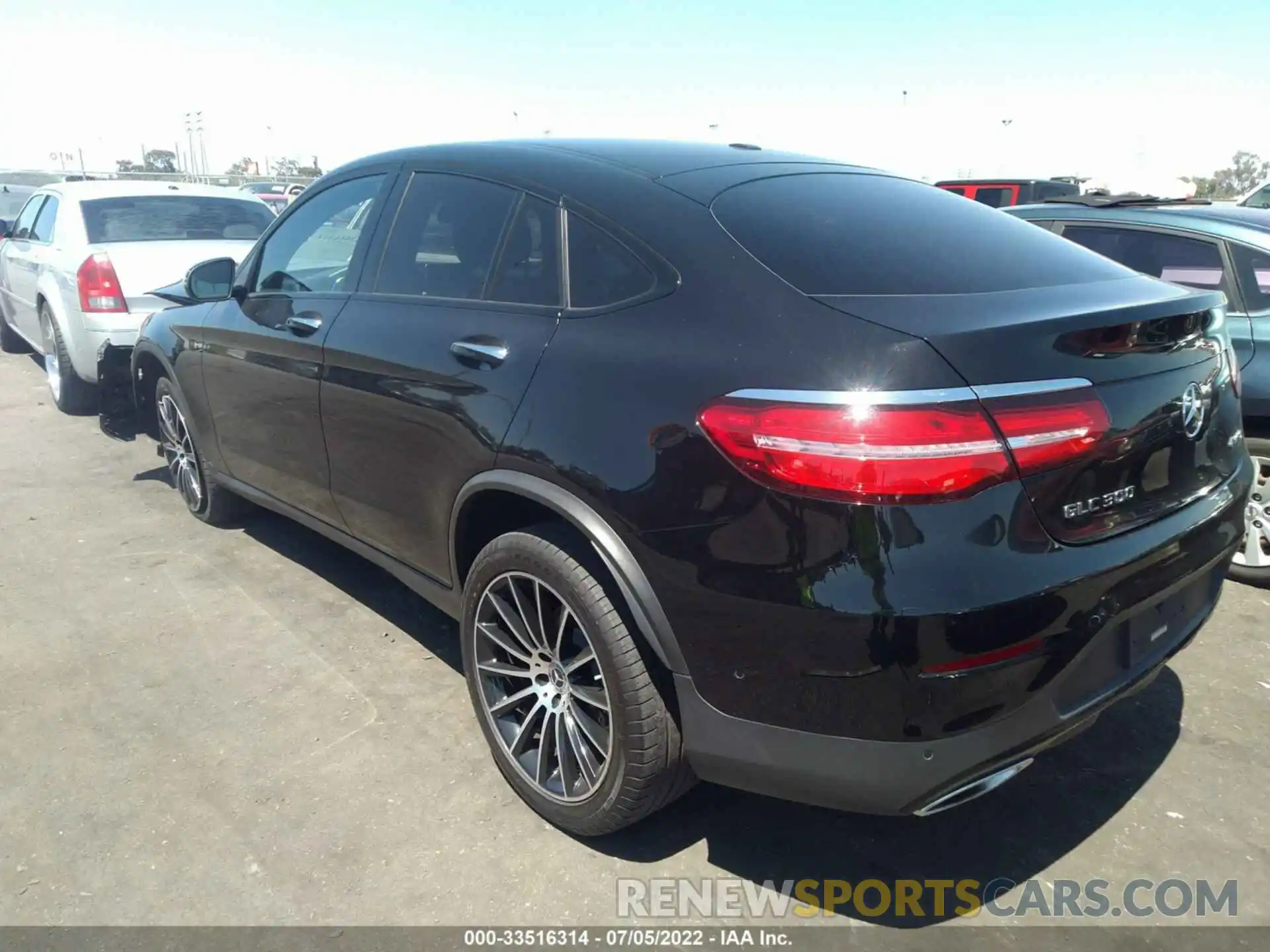 3 Photograph of a damaged car WDC0J4KB2KF593583 MERCEDES-BENZ GLC 2019