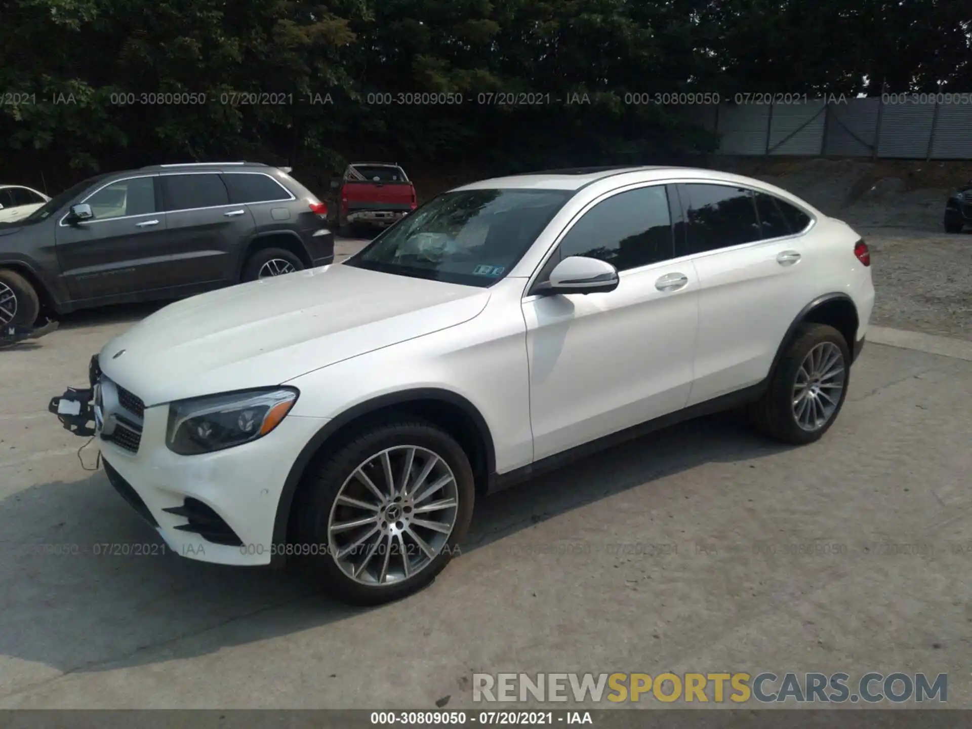 2 Photograph of a damaged car WDC0J4KB3KF631788 MERCEDES-BENZ GLC 2019