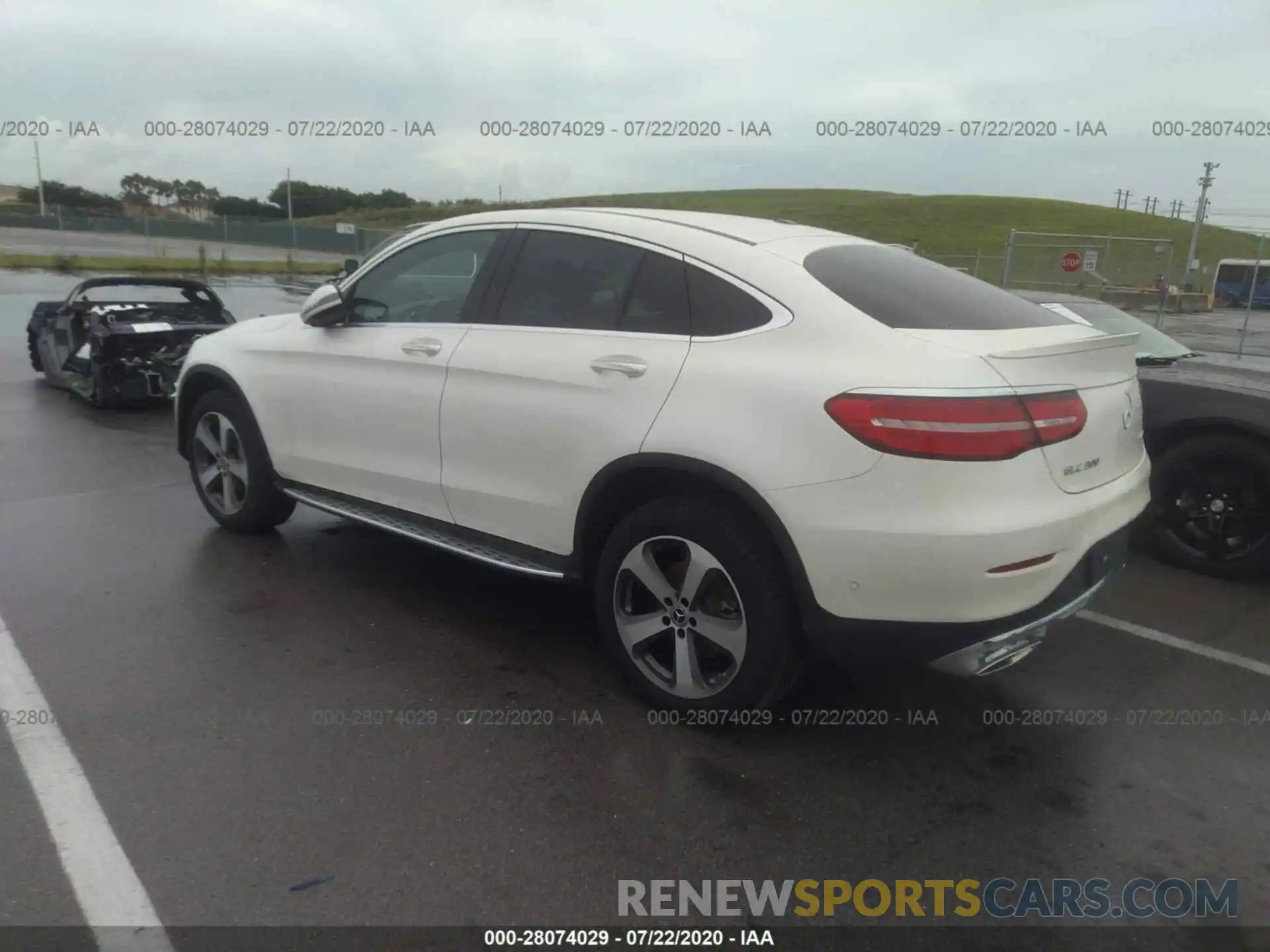 3 Photograph of a damaged car WDC0J4KB3KF657078 MERCEDES-BENZ GLC 2019