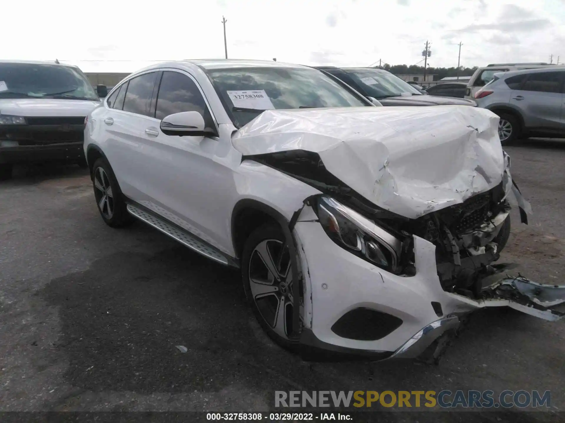 1 Photograph of a damaged car WDC0J4KB3KF664306 MERCEDES-BENZ GLC 2019