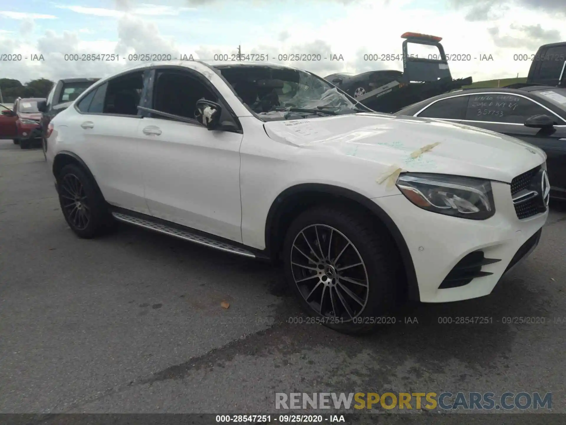 1 Photograph of a damaged car WDC0J4KB7KF531239 MERCEDES-BENZ GLC 2019