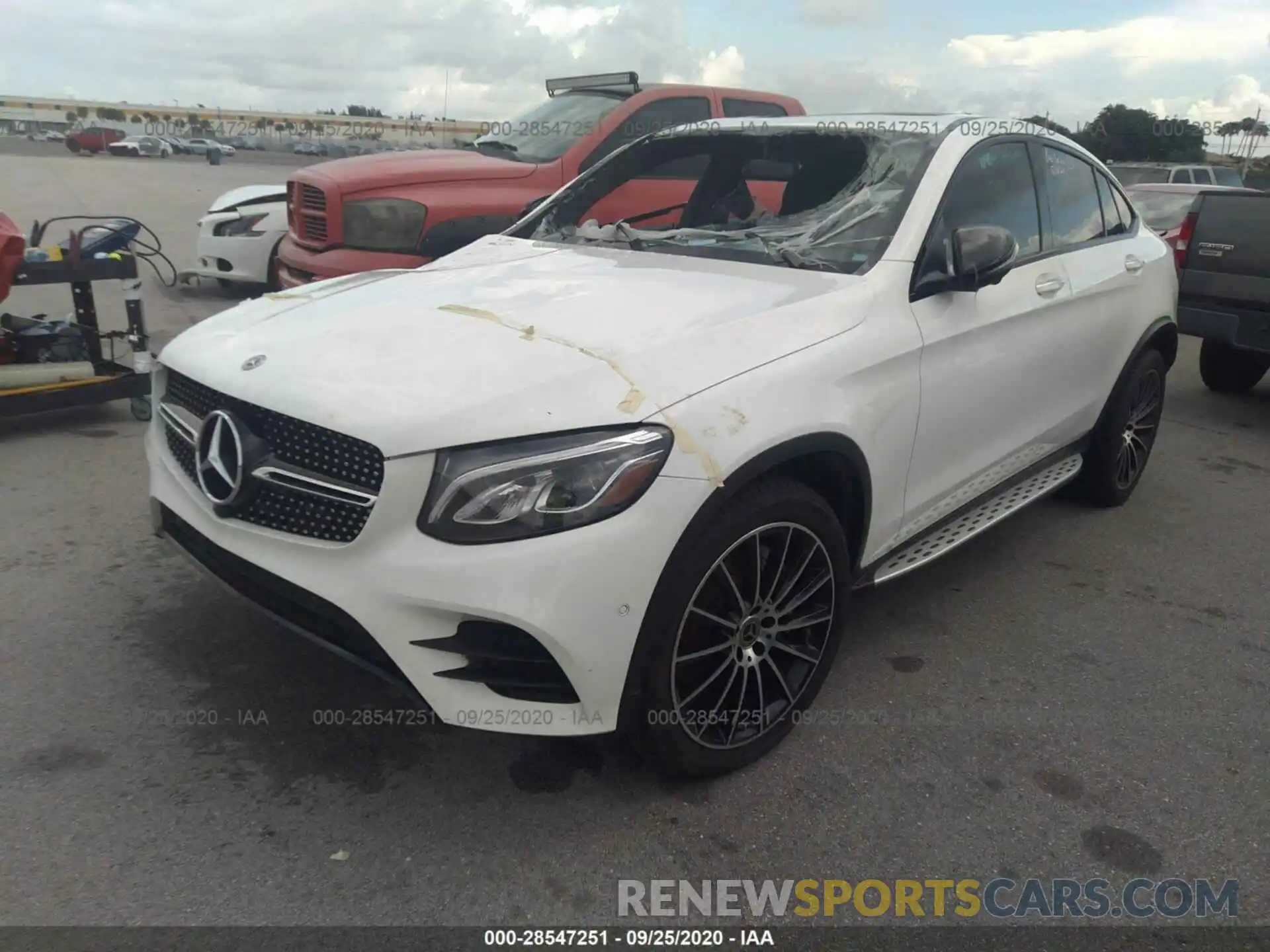 2 Photograph of a damaged car WDC0J4KB7KF531239 MERCEDES-BENZ GLC 2019