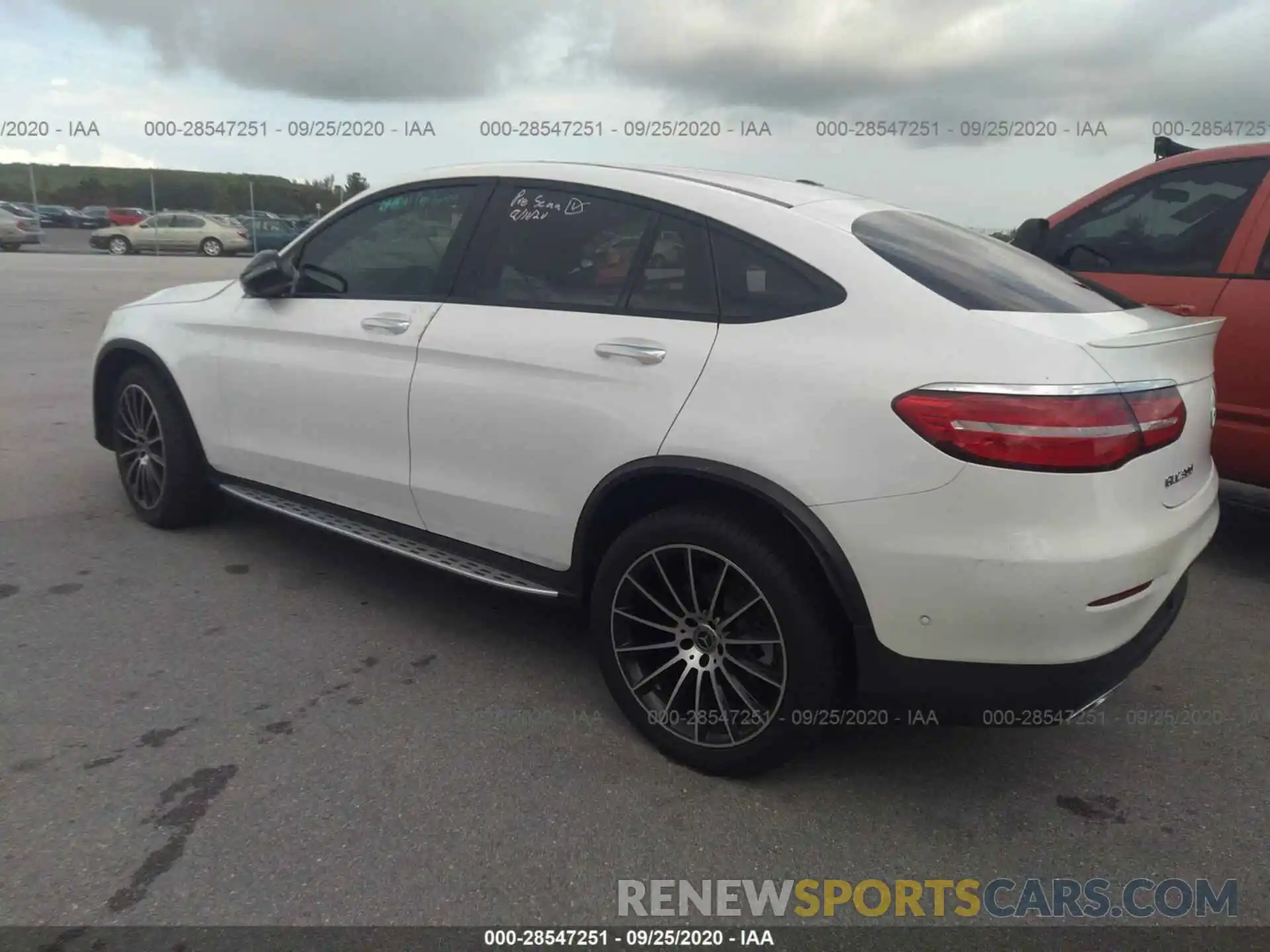 3 Photograph of a damaged car WDC0J4KB7KF531239 MERCEDES-BENZ GLC 2019