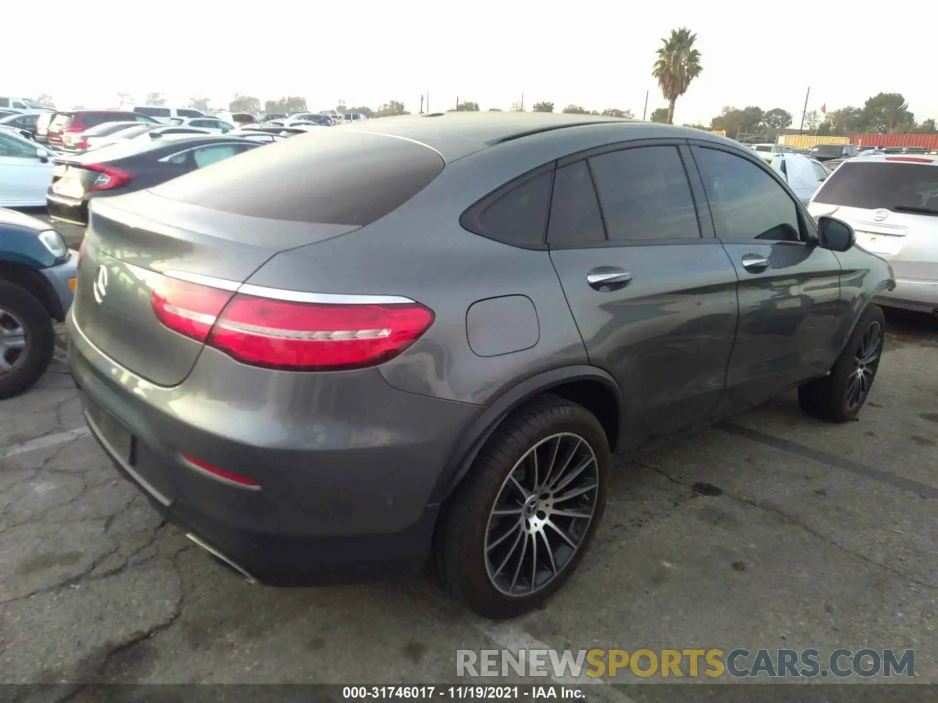 4 Photograph of a damaged car WDC0J4KB7KF542175 MERCEDES-BENZ GLC 2019