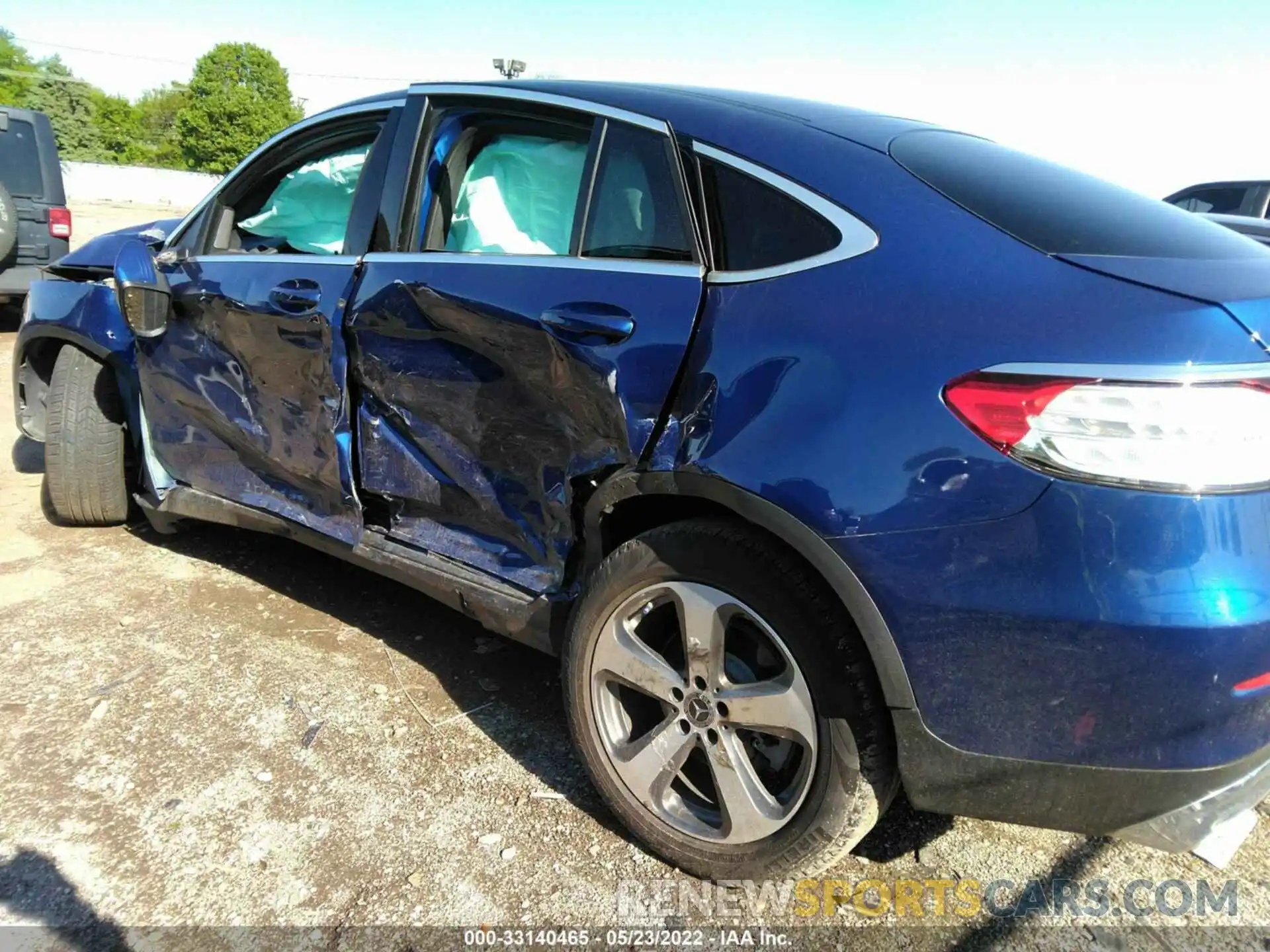 3 Photograph of a damaged car WDC0J4KB7KF560871 MERCEDES-BENZ GLC 2019