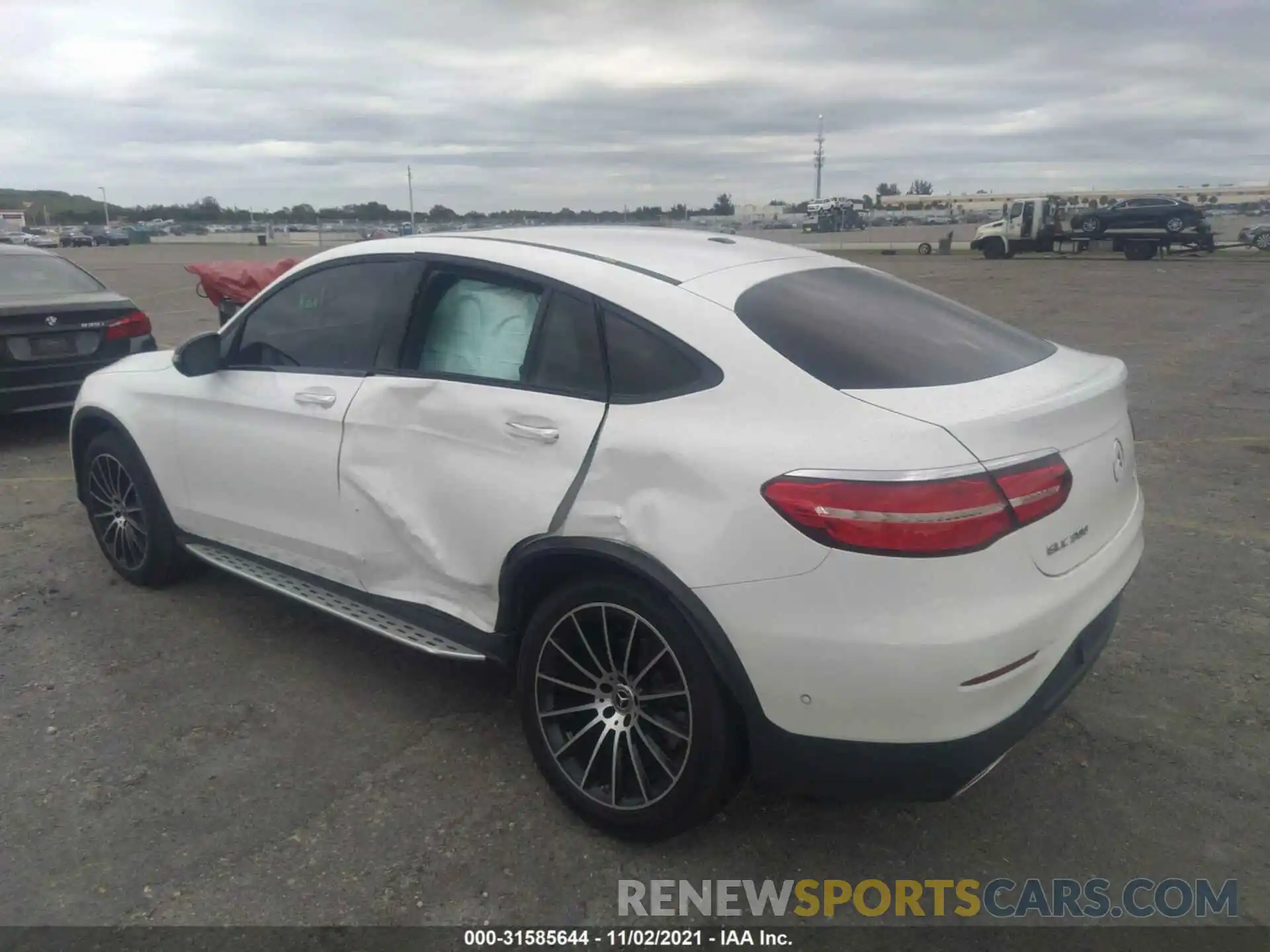 3 Photograph of a damaged car WDC0J4KB7KF599993 MERCEDES-BENZ GLC 2019