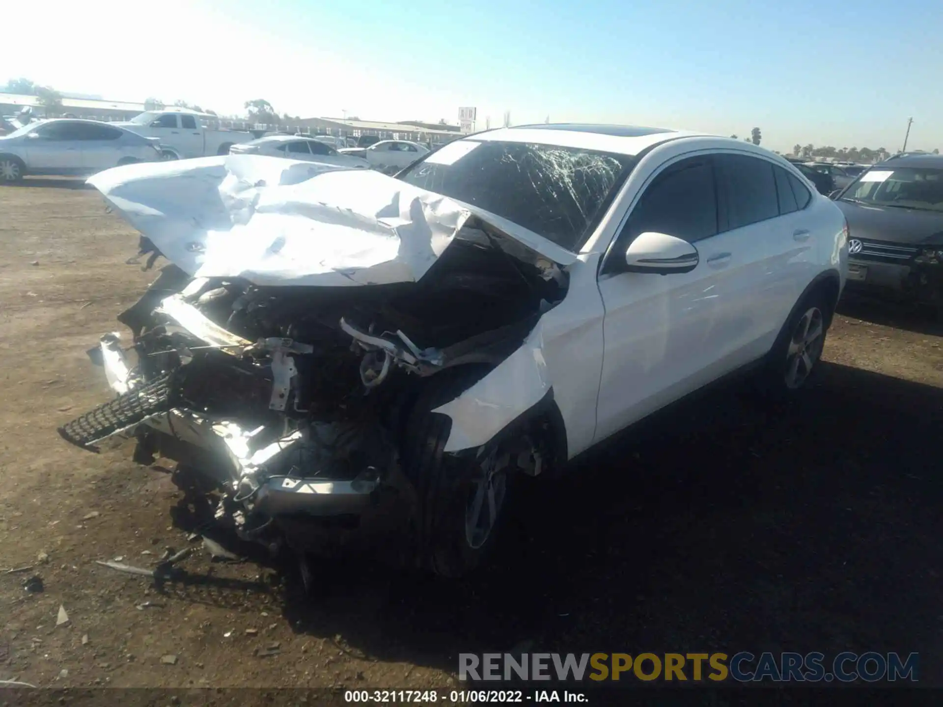 2 Photograph of a damaged car WDC0J4KB9KF581785 MERCEDES-BENZ GLC 2019