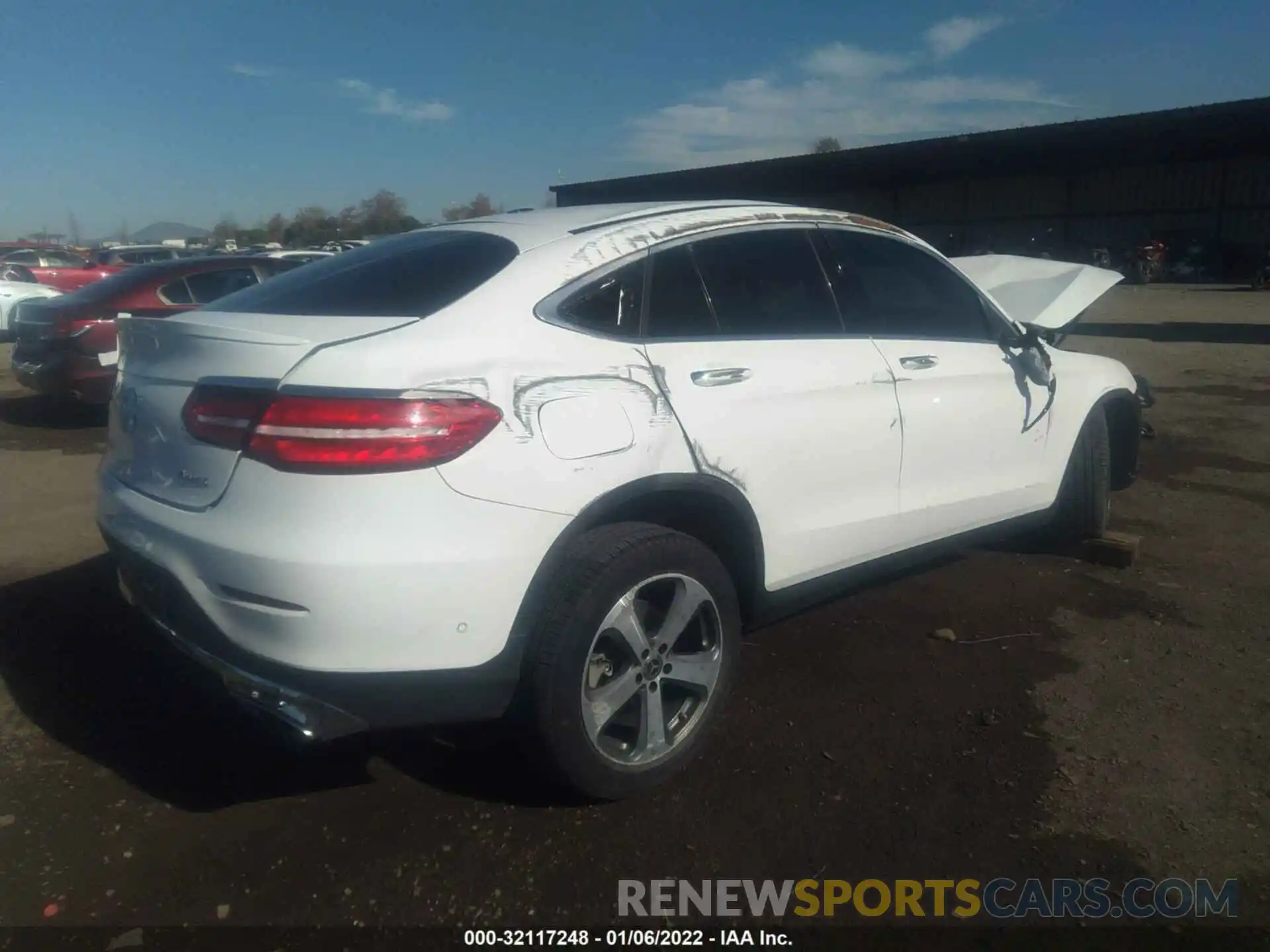 4 Photograph of a damaged car WDC0J4KB9KF581785 MERCEDES-BENZ GLC 2019