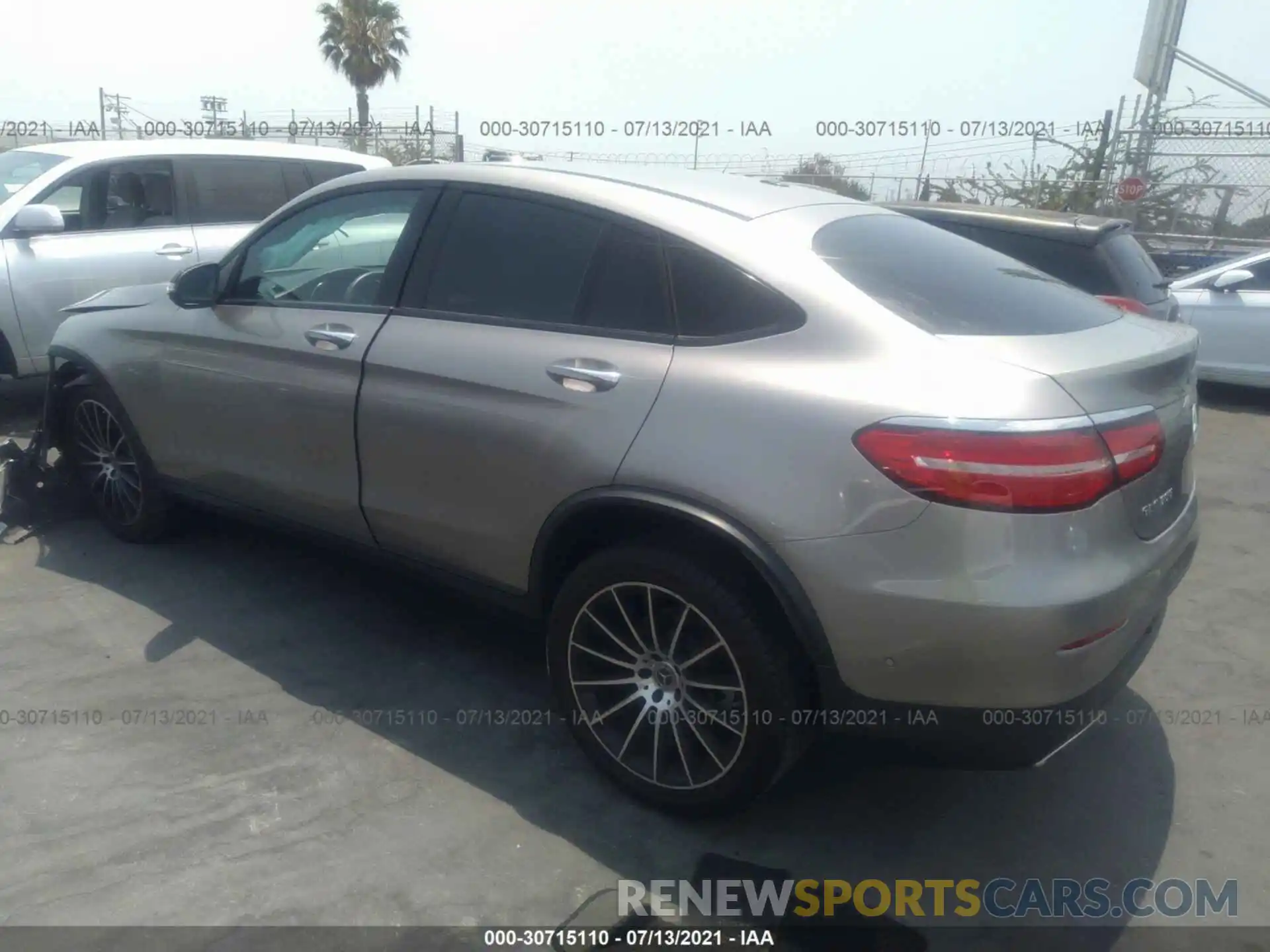 3 Photograph of a damaged car WDC0J4KB9KF604997 MERCEDES-BENZ GLC 2019