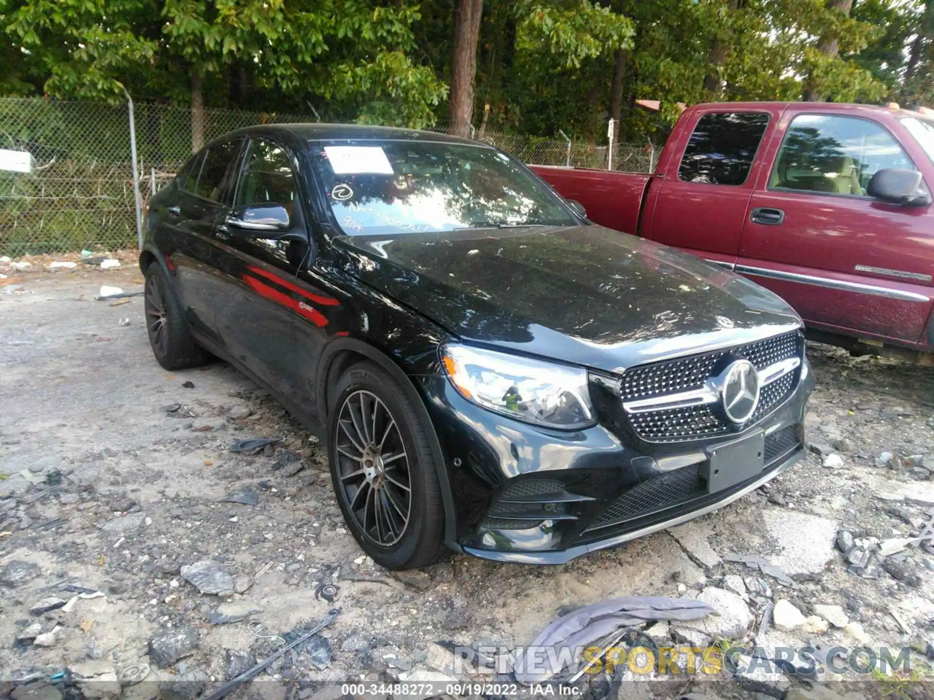 1 Photograph of a damaged car WDC0J6EB7KF624768 MERCEDES-BENZ GLC 2019