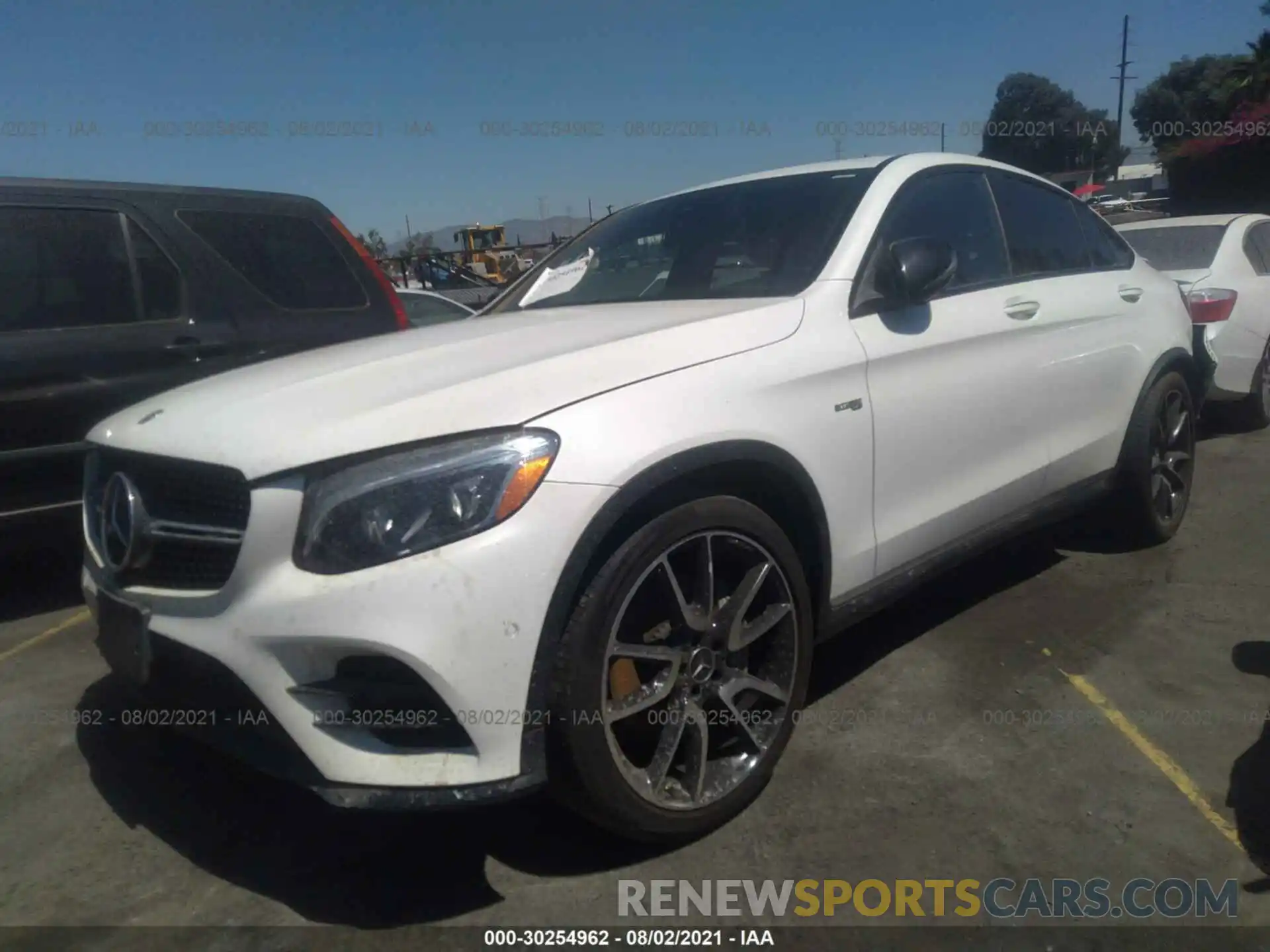 2 Photograph of a damaged car WDC0J6EBXKF643945 MERCEDES-BENZ GLC 2019