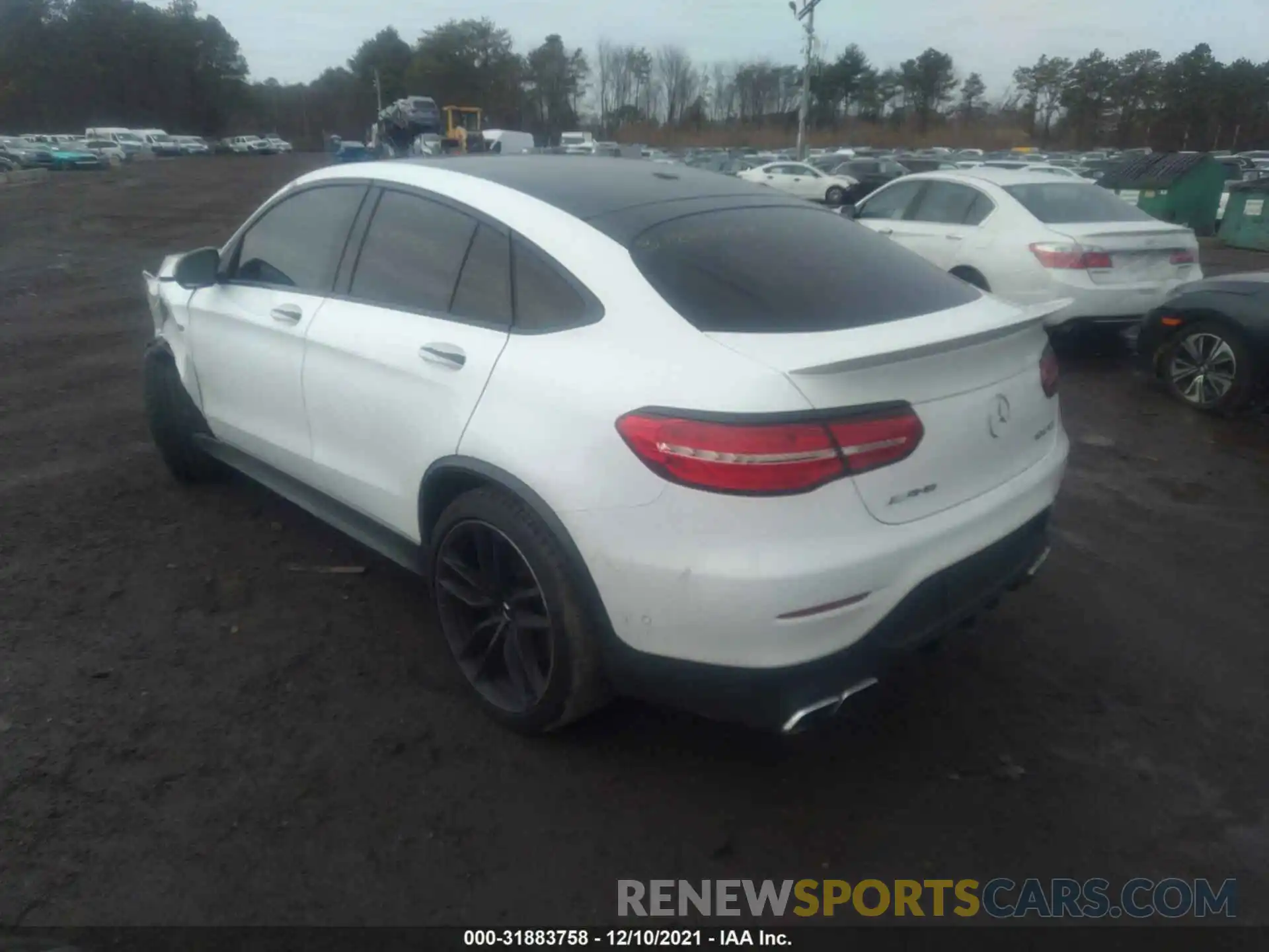 3 Photograph of a damaged car WDC0J8JB1KF557828 MERCEDES-BENZ GLC 2019