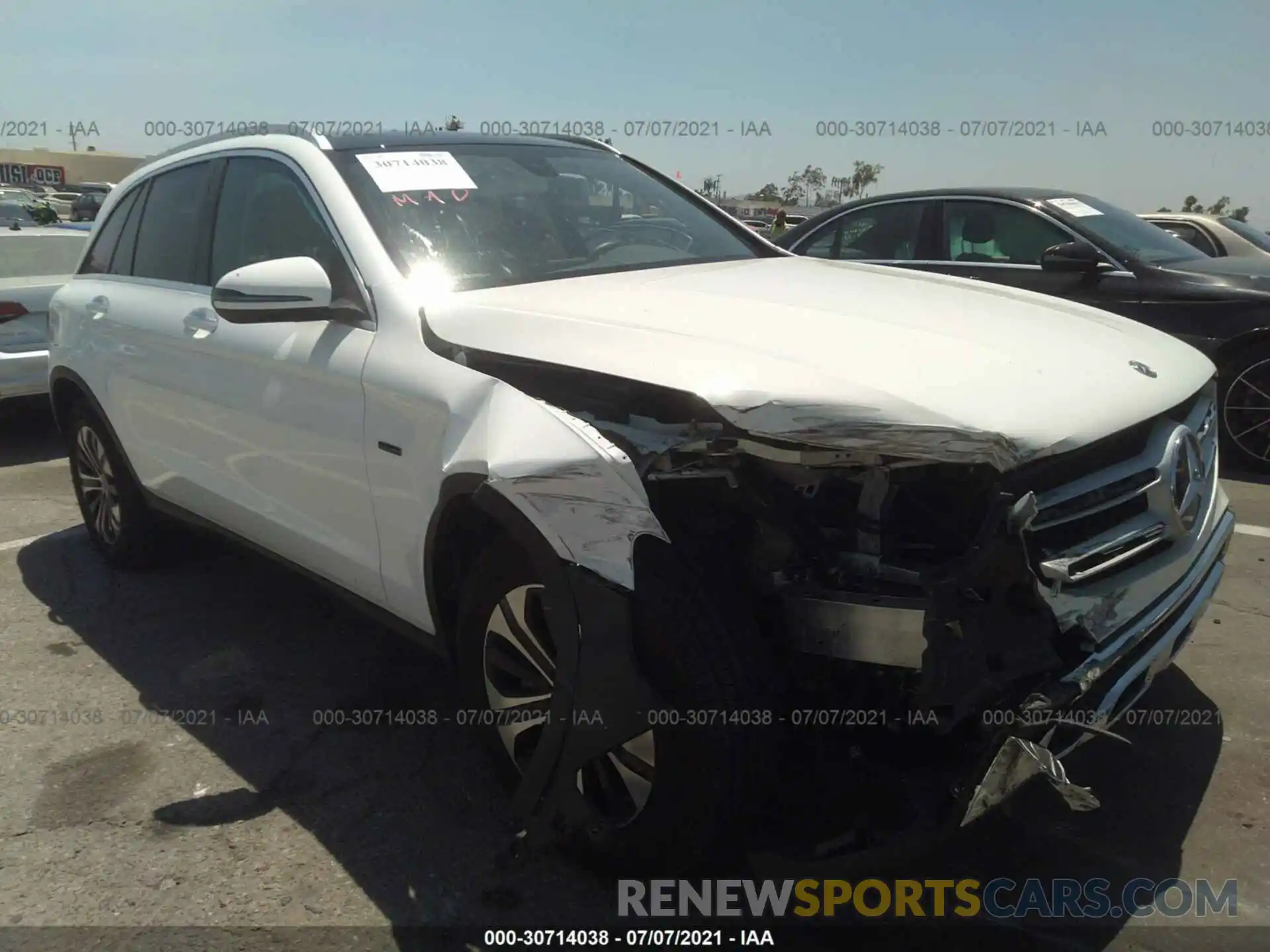 1 Photograph of a damaged car W1N0G5DB2LF799830 MERCEDES-BENZ GLC 2020