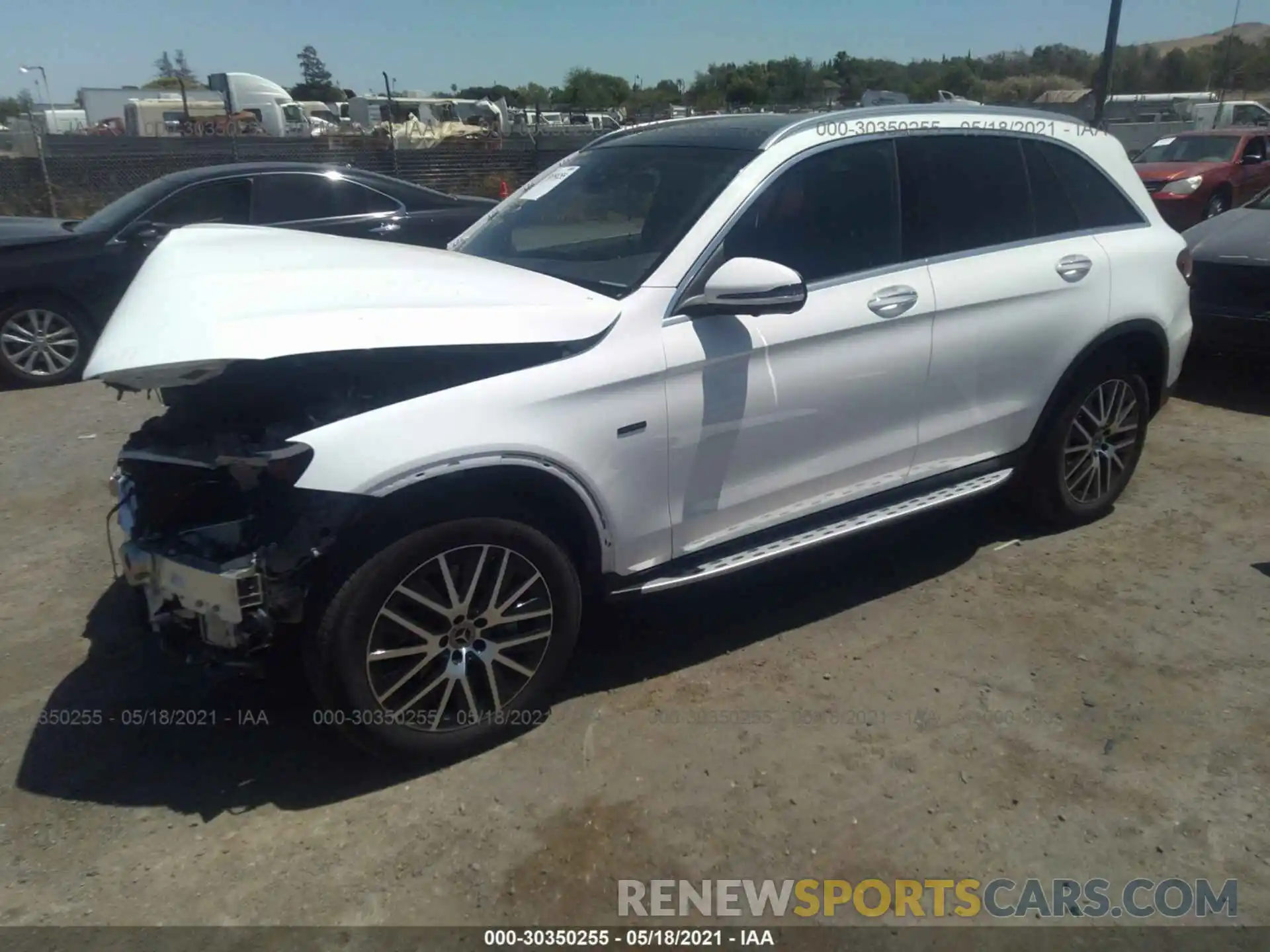 2 Photograph of a damaged car W1N0G5DB6LF797790 MERCEDES-BENZ GLC 2020