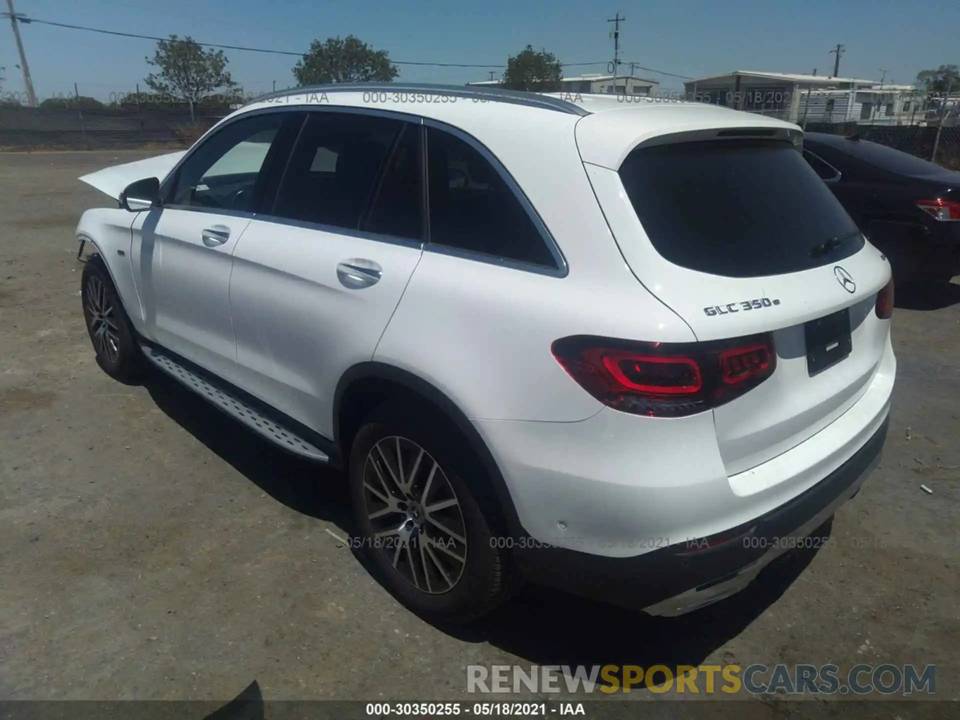 3 Photograph of a damaged car W1N0G5DB6LF797790 MERCEDES-BENZ GLC 2020