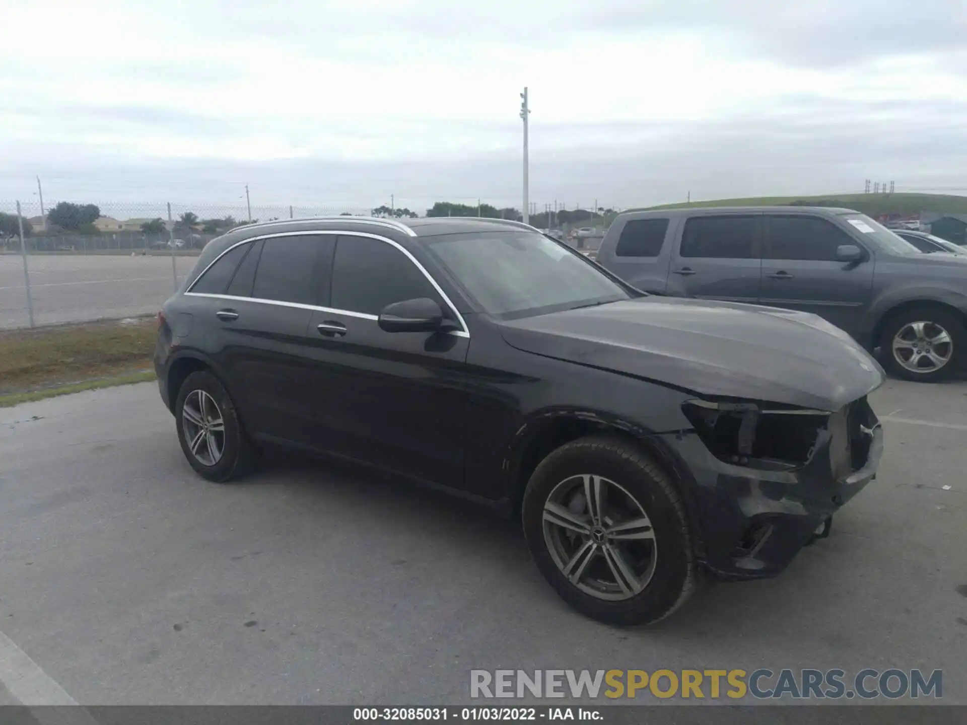 1 Photograph of a damaged car W1N0G8DB1LF757487 MERCEDES-BENZ GLC 2020