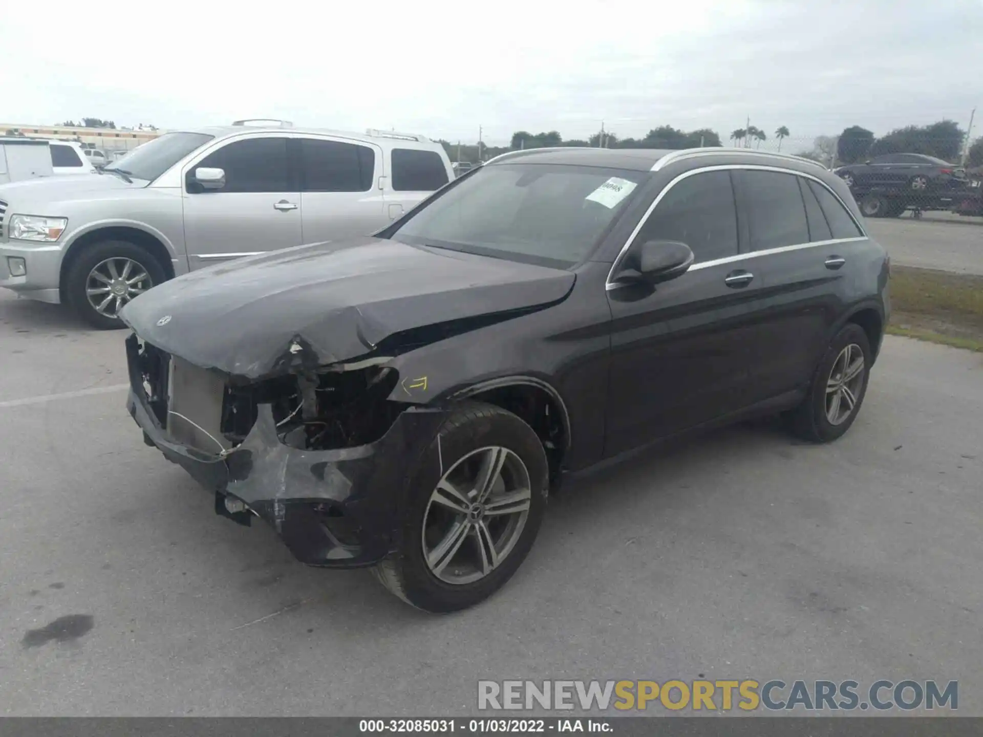 2 Photograph of a damaged car W1N0G8DB1LF757487 MERCEDES-BENZ GLC 2020