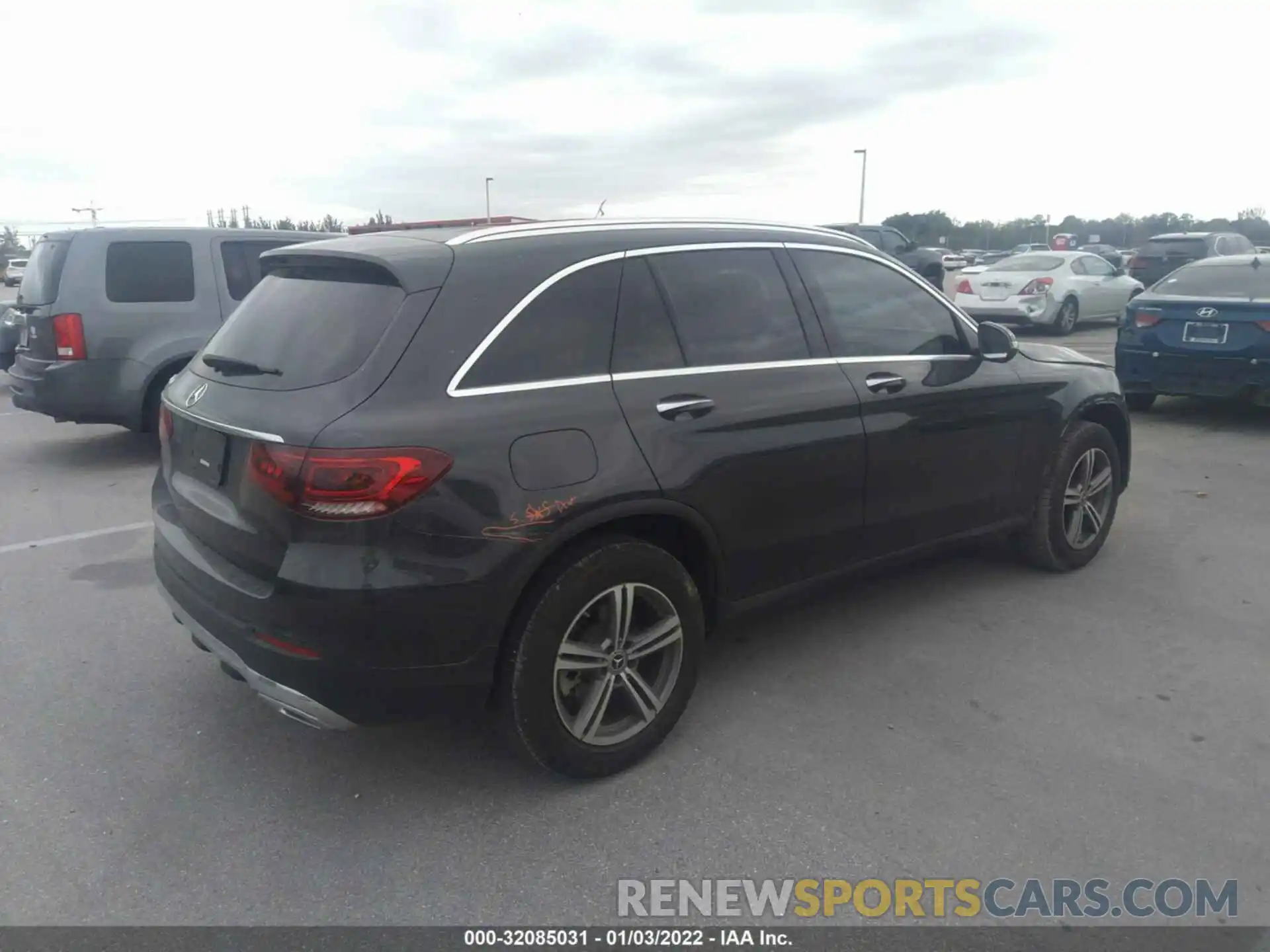 4 Photograph of a damaged car W1N0G8DB1LF757487 MERCEDES-BENZ GLC 2020