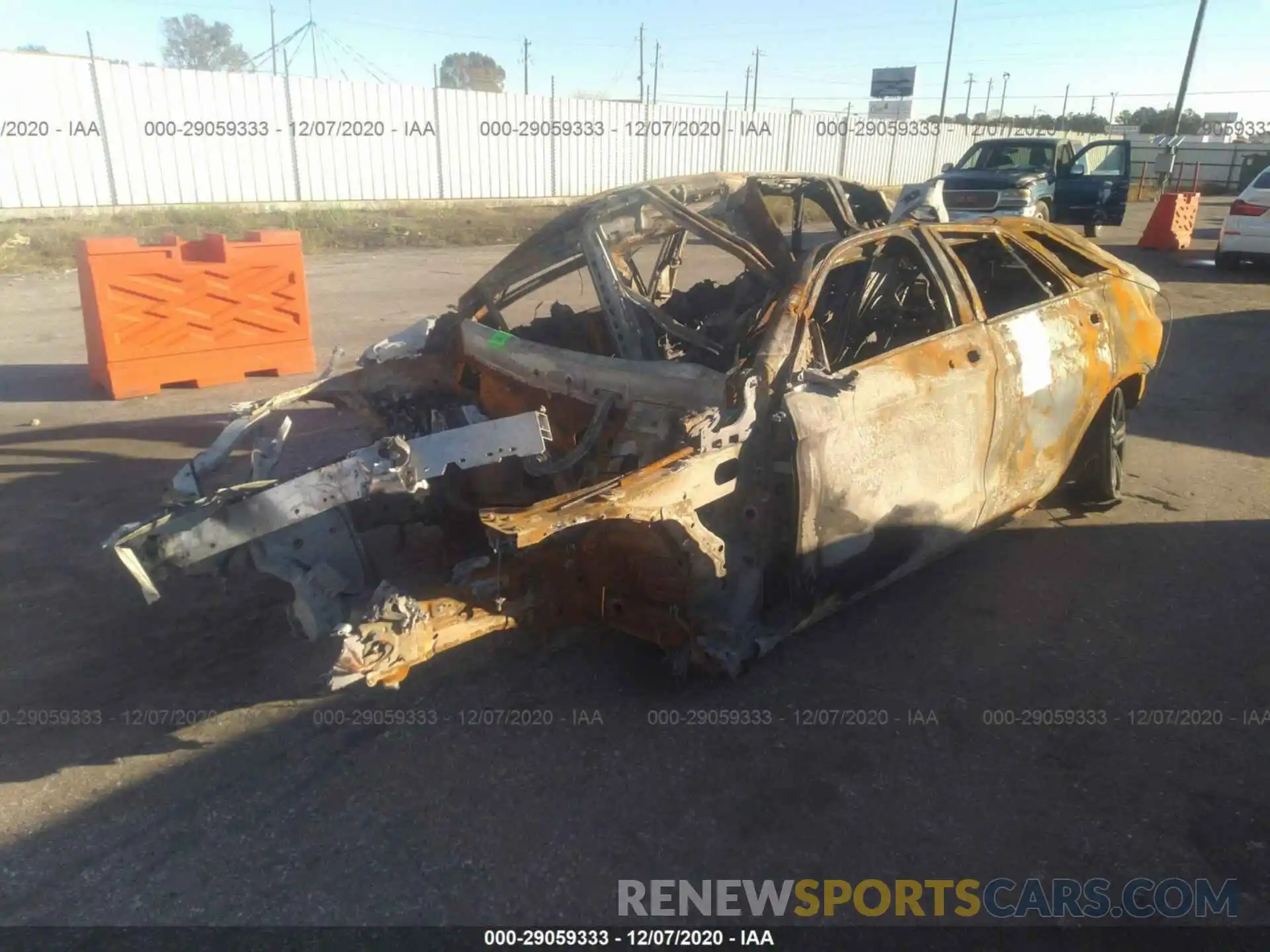 2 Фотография поврежденного автомобиля W1N0G8DB1LF805117 MERCEDES-BENZ GLC 2020