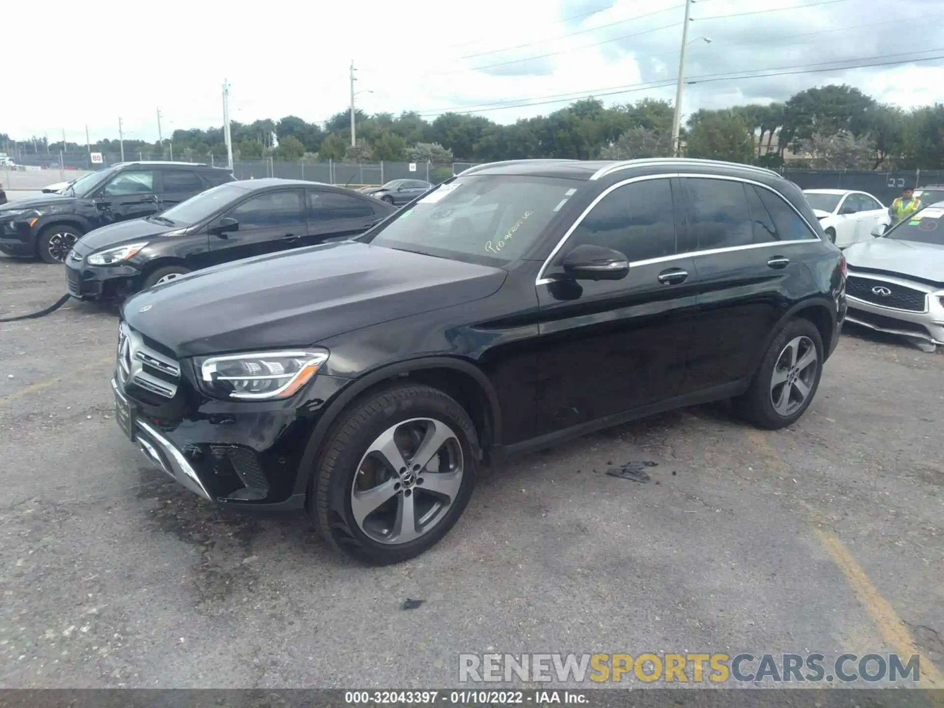 2 Photograph of a damaged car W1N0G8DB1LF808387 MERCEDES-BENZ GLC 2020